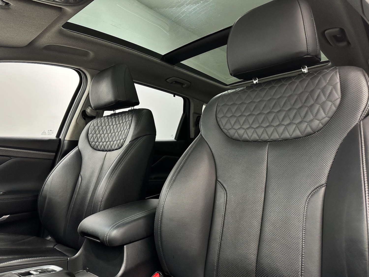 Used Hyundai Santa Fe 2018 for sale - 77598068: Photo 38