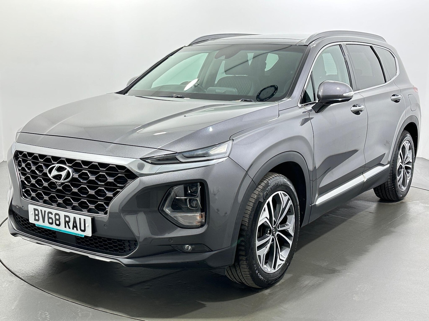 Used Hyundai Santa Fe 2018 for sale - 77598068: Photo 4
