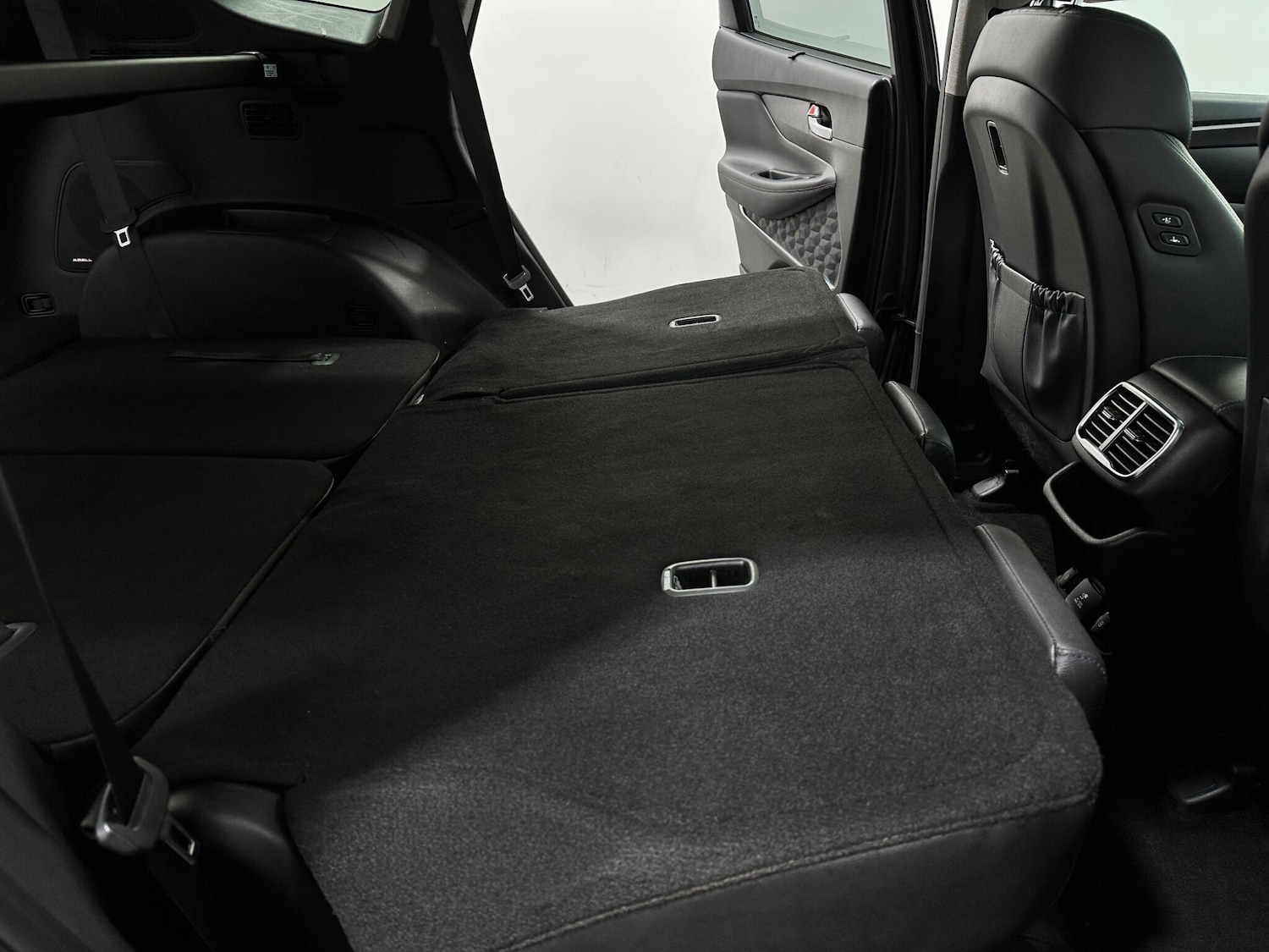 Used Hyundai Santa Fe 2018 for sale - 77598068: Photo 49