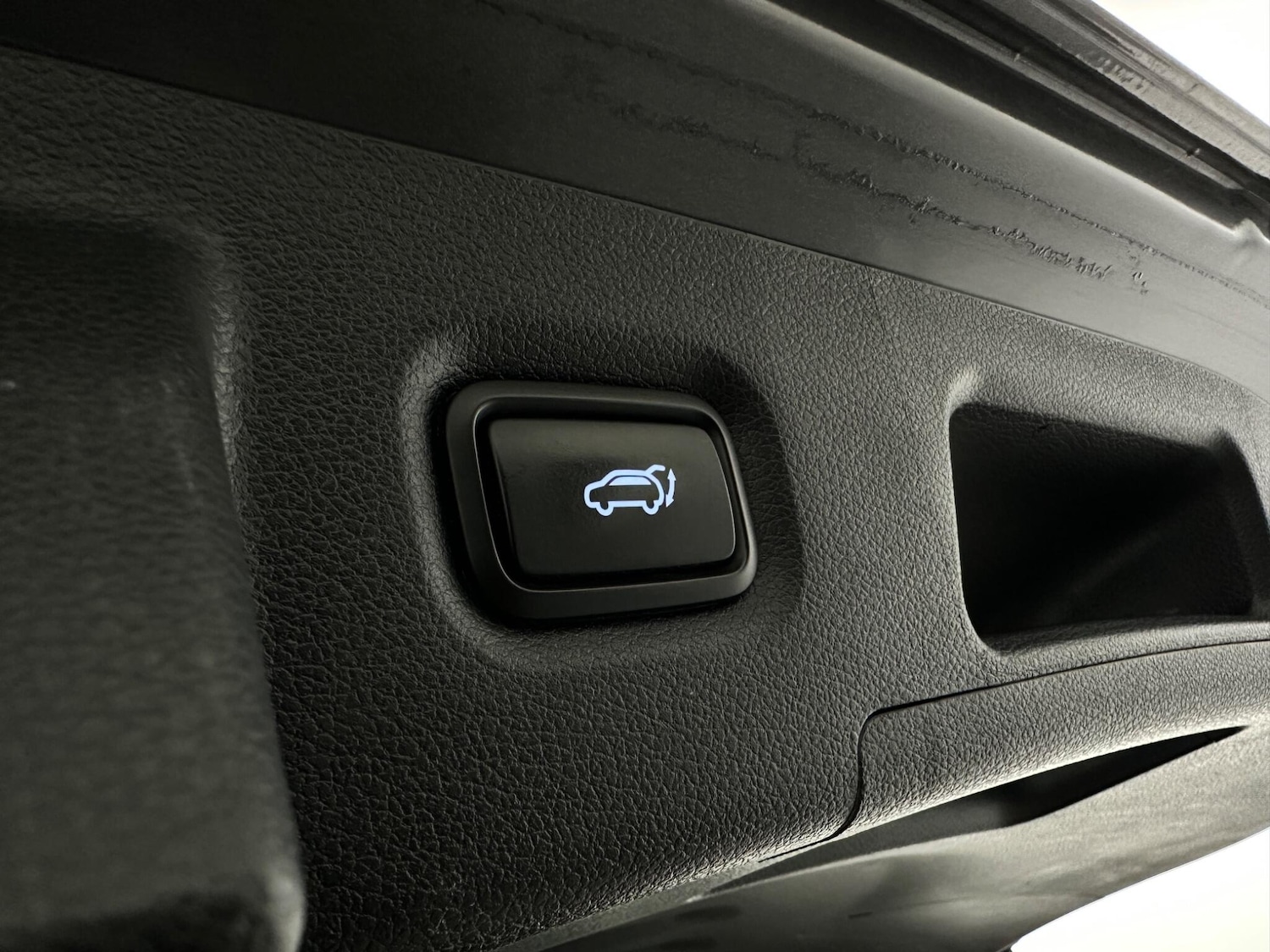 Used Hyundai Santa Fe 2018 for sale - 77598068: Photo 51