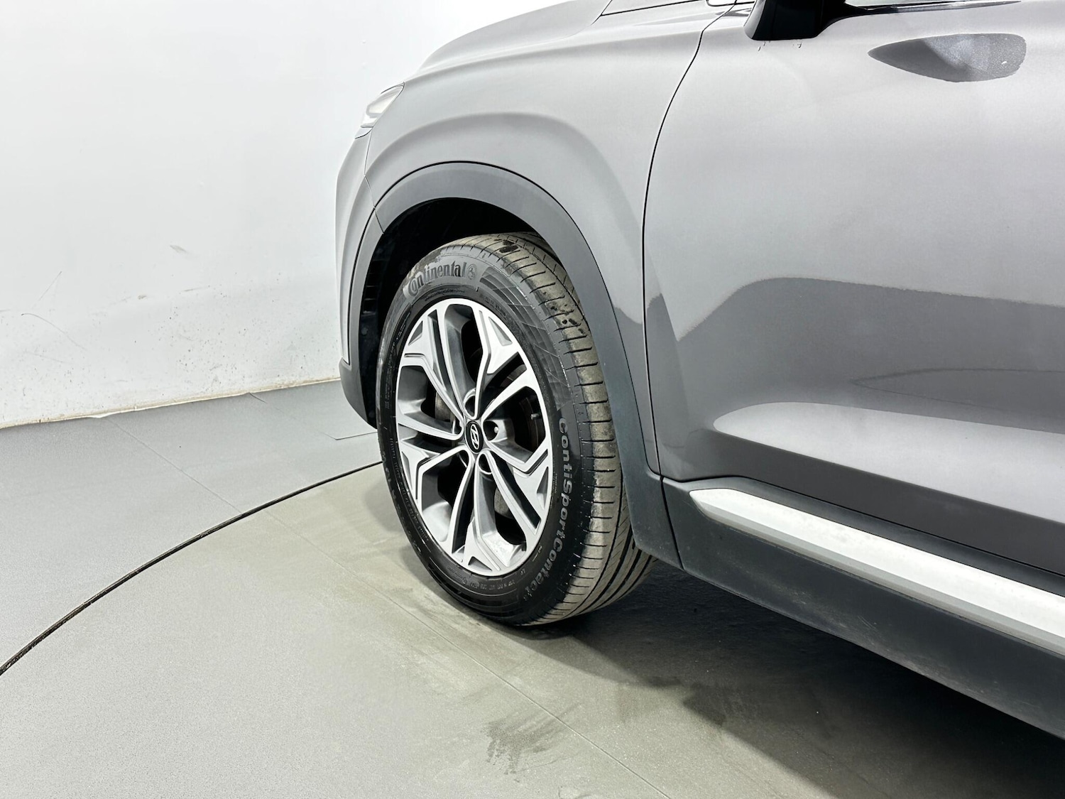 Used Hyundai Santa Fe 2018 for sale - 77598068: Photo 54