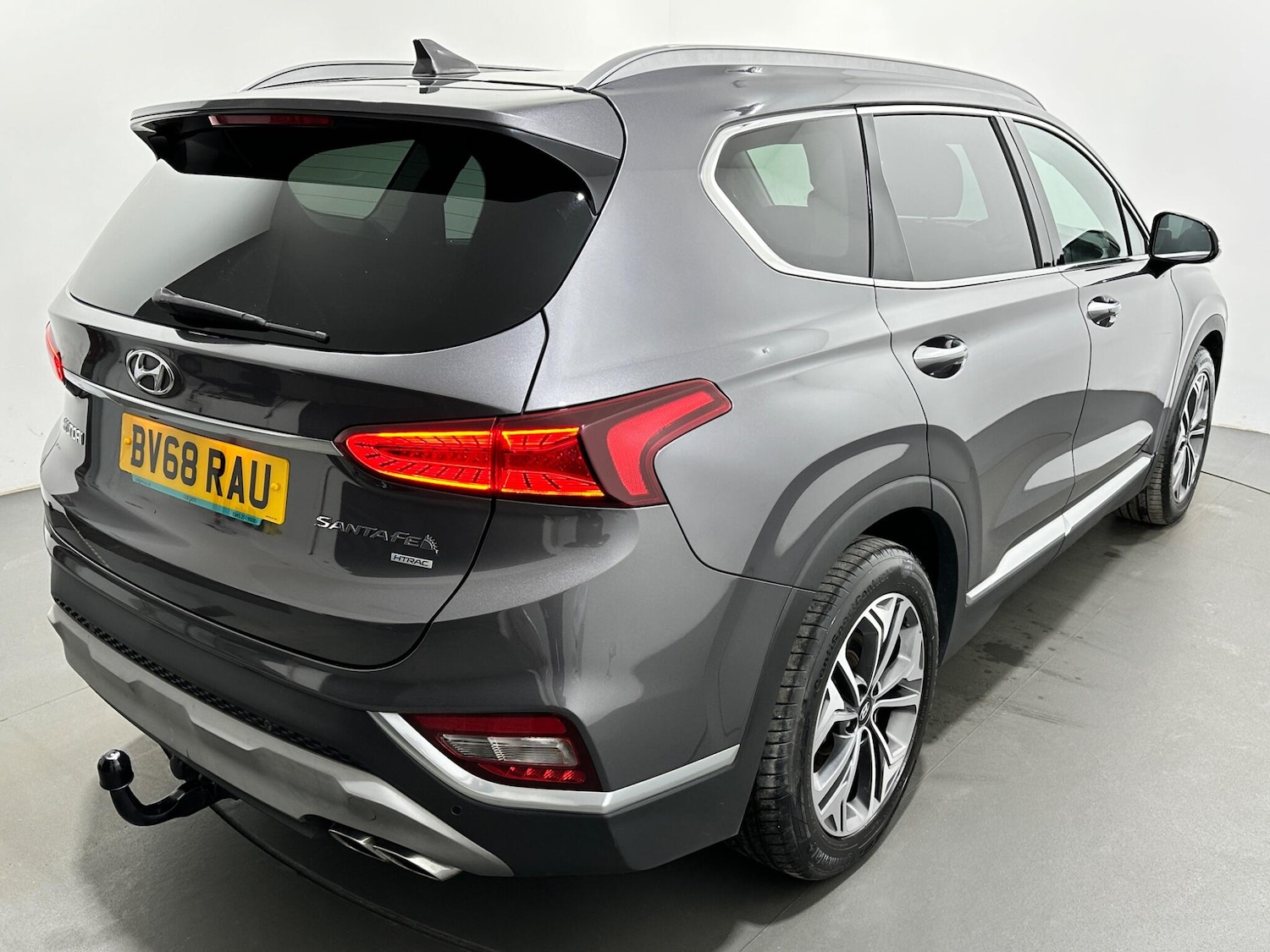 Used Hyundai Santa Fe 2018 for sale - 77598068: Photo 55