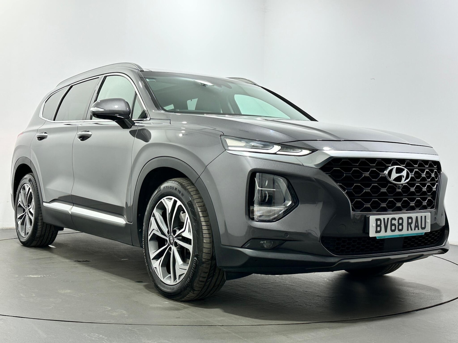 Used Hyundai Santa Fe 2018 for sale - 77598068: Photo 56