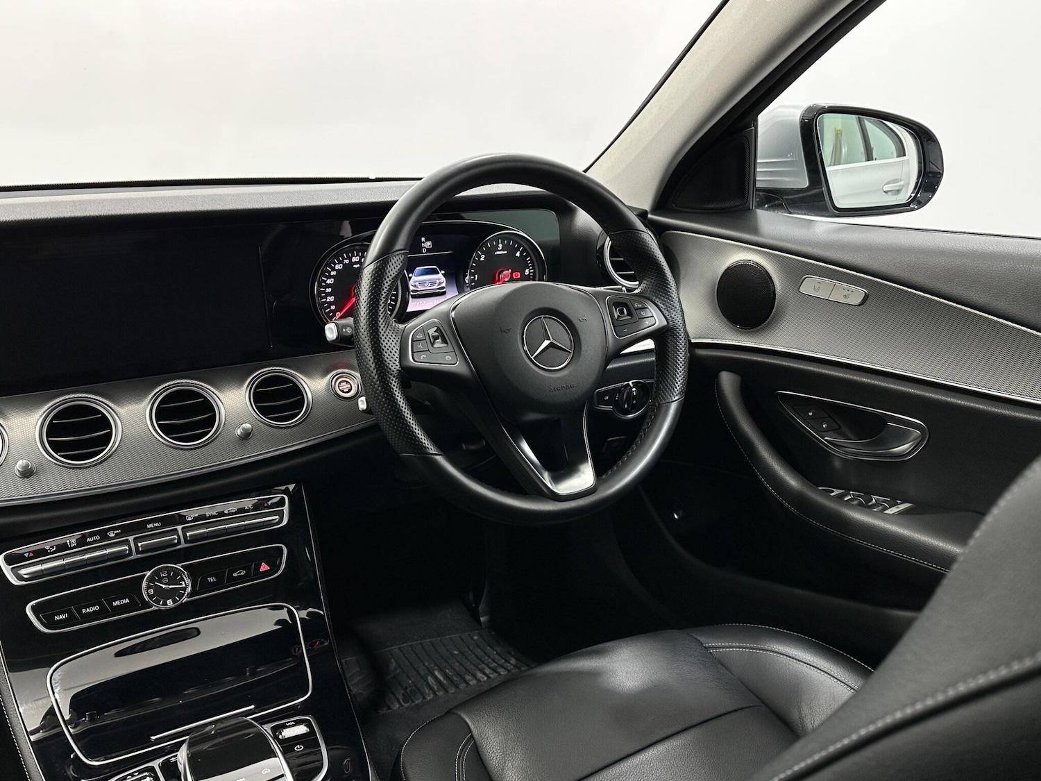 Used Mercedes-Benz E Class 2017 for sale - 77737933: Photo 12