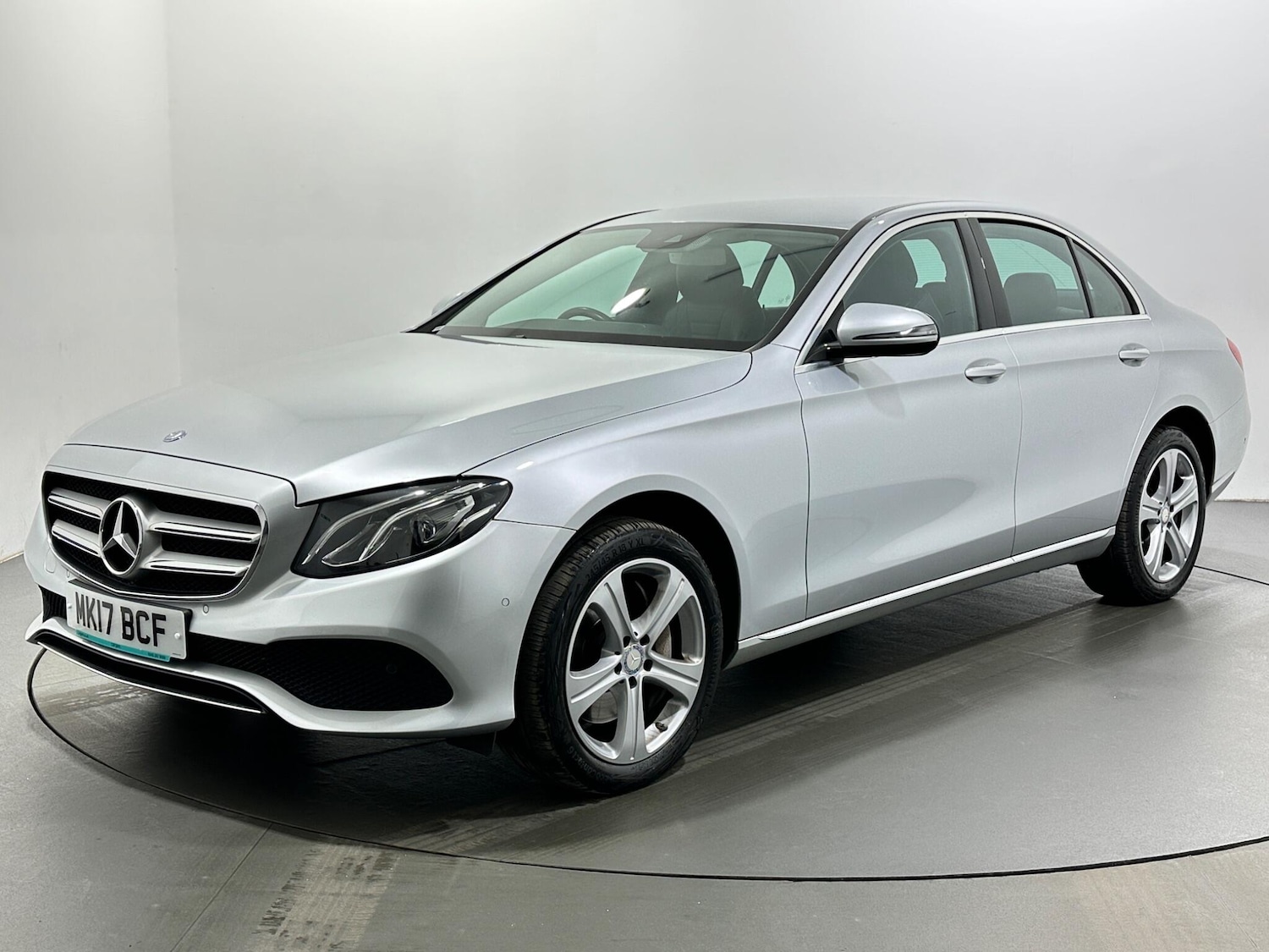 Used Mercedes-Benz E Class 2017 for sale - 77737933: Photo 4