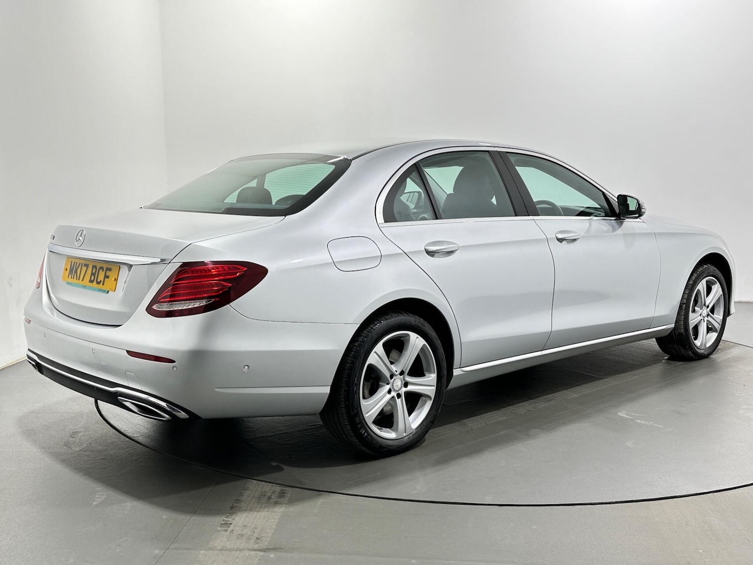 Used Mercedes-Benz E Class 2017 for sale - 77737933: Photo 8