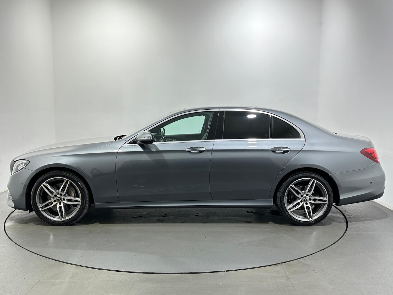 Used Mercedes-Benz E Class 2018 for sale - 77314810: Photo 5