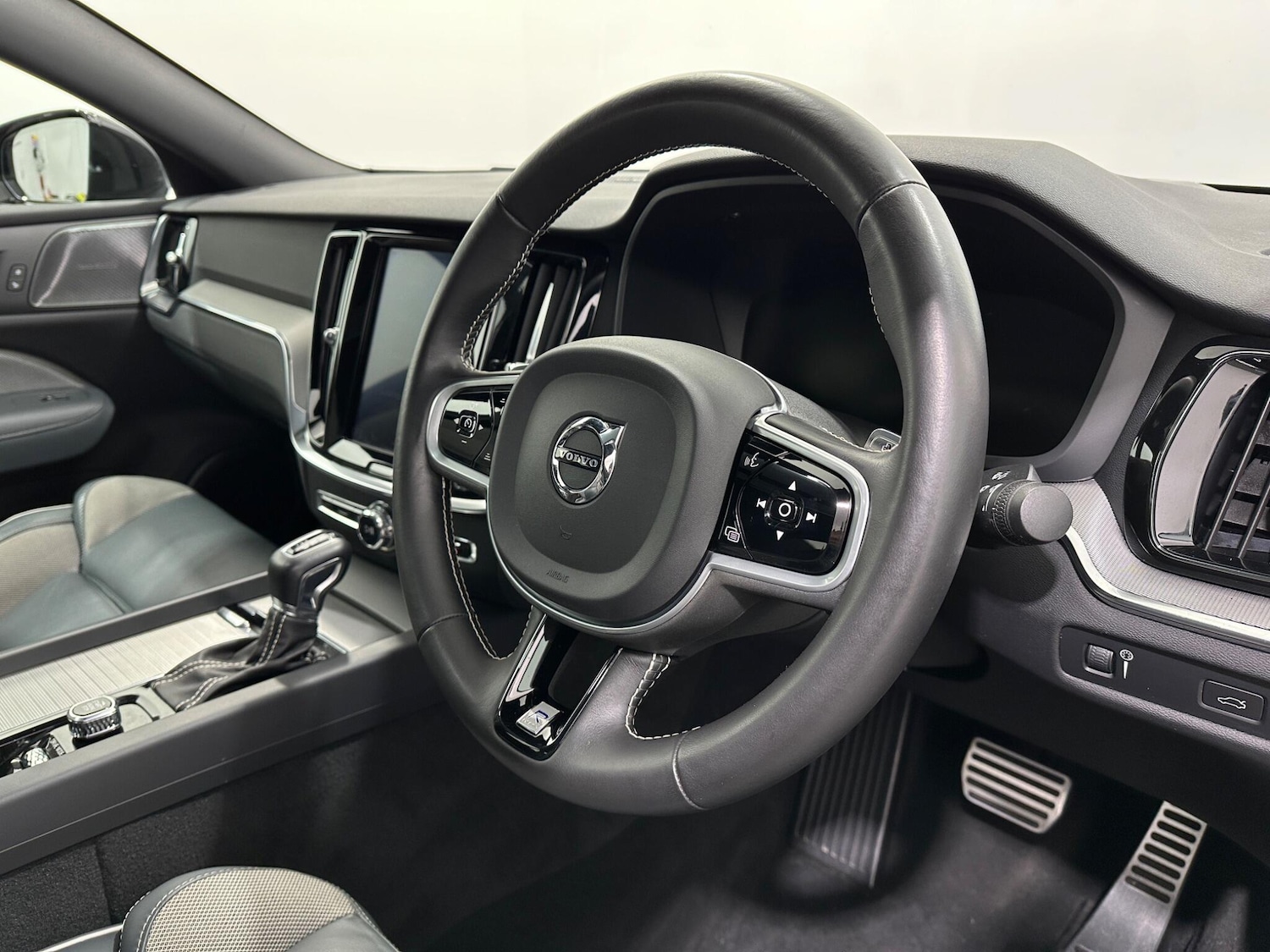 Used Volvo S60 2020 for sale - 77015501: Photo 10