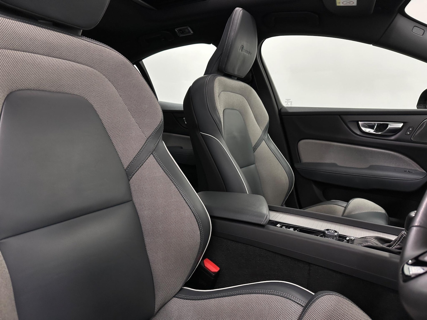 Used Volvo S60 2020 for sale - 77015501: Photo 32