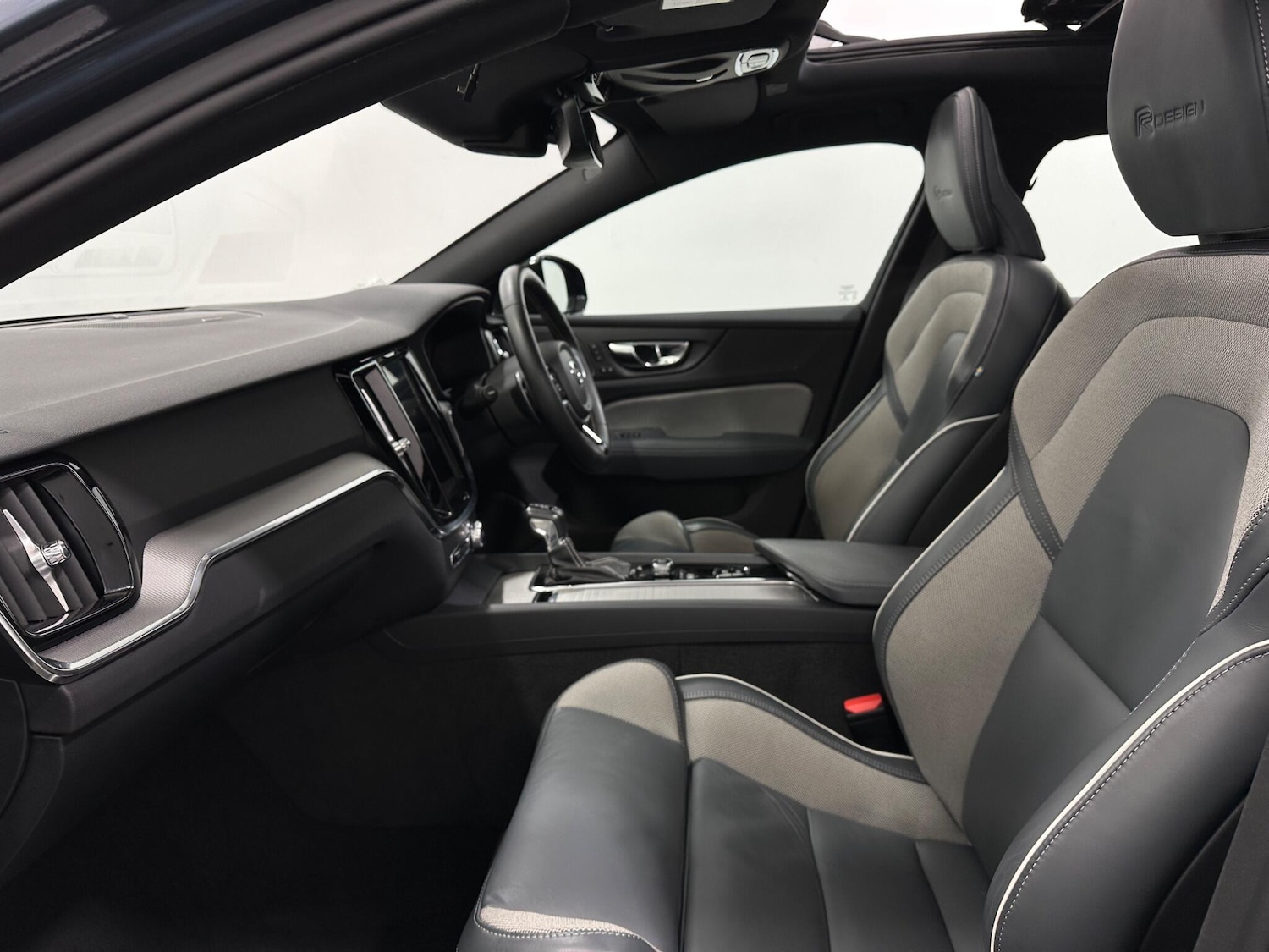 Used Volvo S60 2020 for sale - 77015501: Photo 35