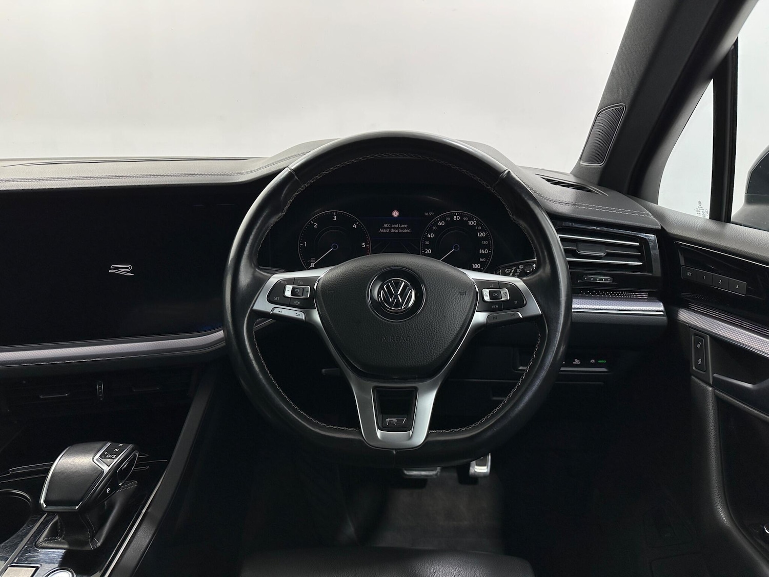 Used Volkswagen Touareg 2018 for sale - 76878507: Photo 12
