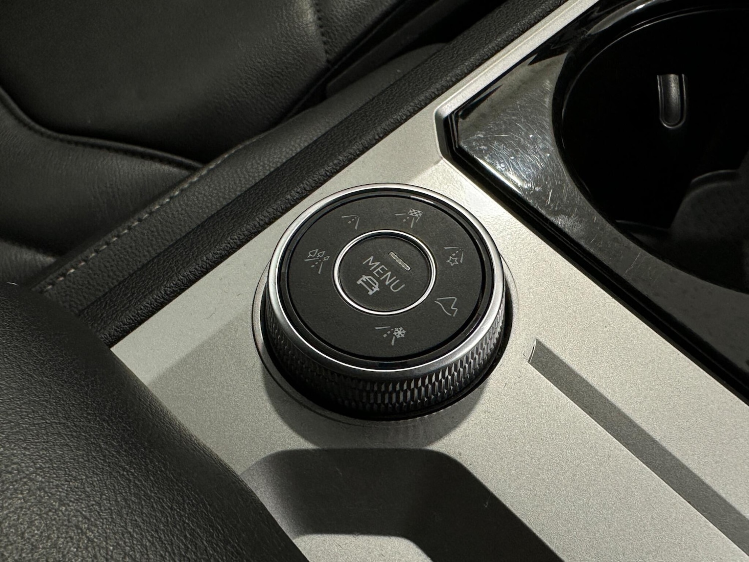 Used Volkswagen Touareg 2018 for sale - 76878507: Photo 20