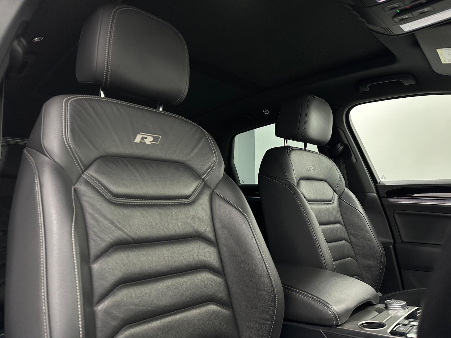 Used Volkswagen Touareg 2018 for sale - 76878507: Photo 32