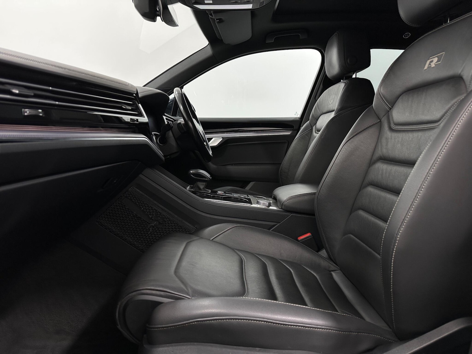 Used Volkswagen Touareg 2018 for sale - 76878507: Photo 34