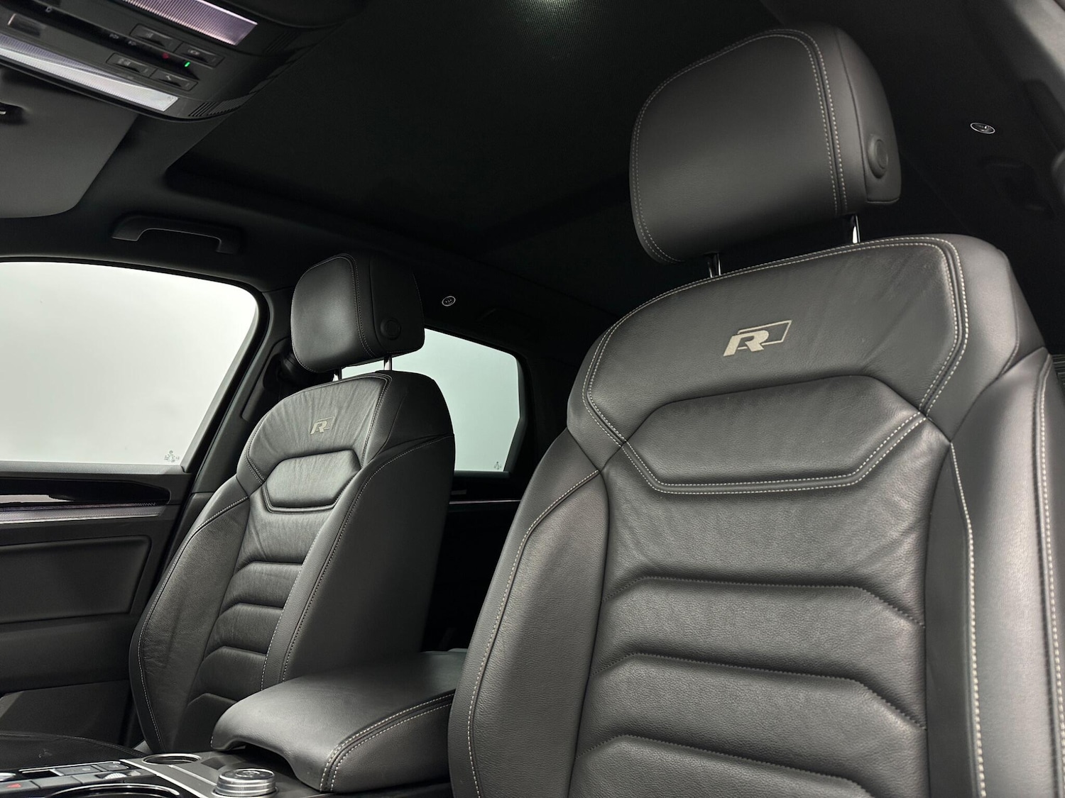 Used Volkswagen Touareg 2018 for sale - 76878507: Photo 35