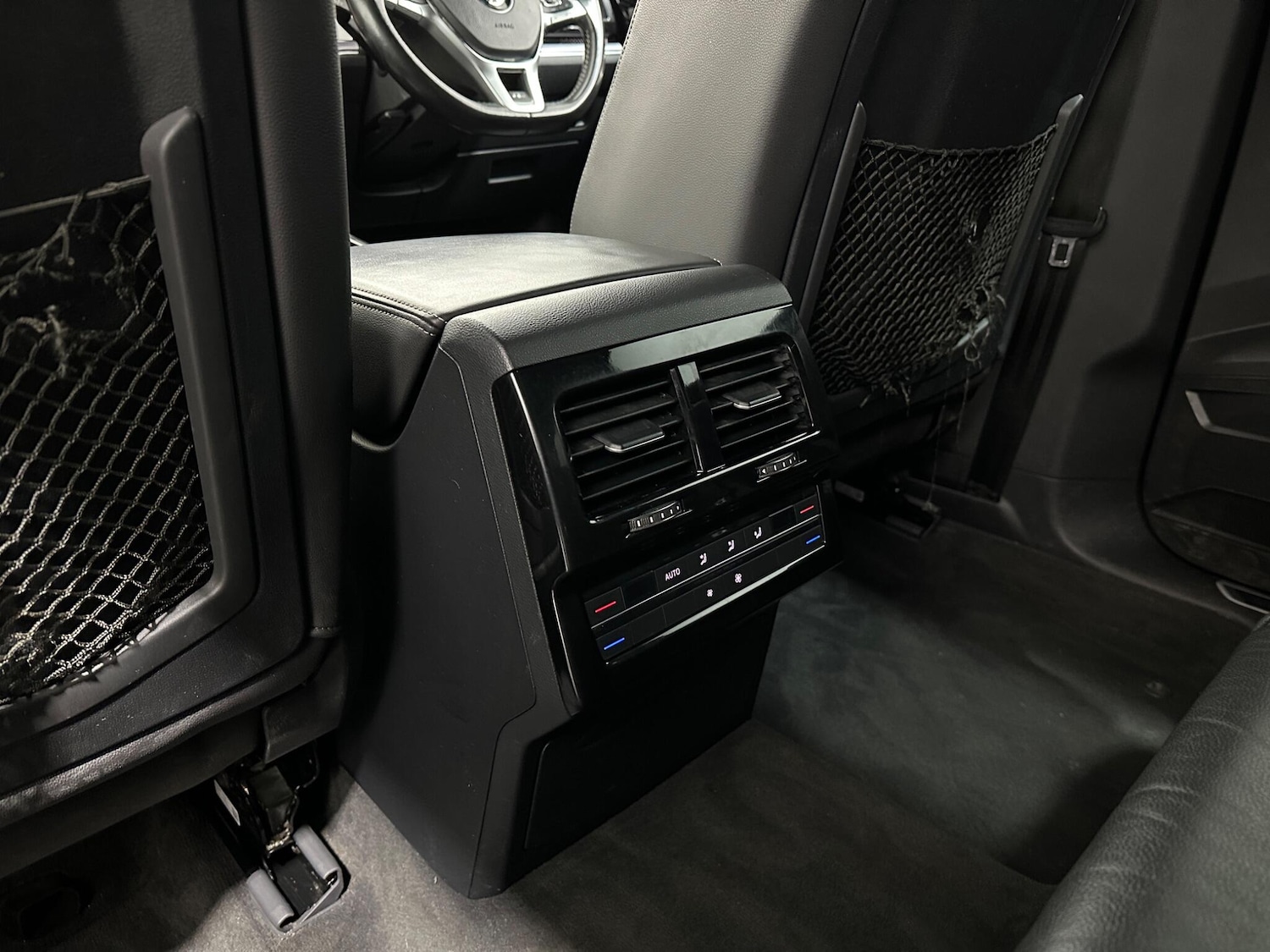 Used Volkswagen Touareg 2018 for sale - 76878507: Photo 38