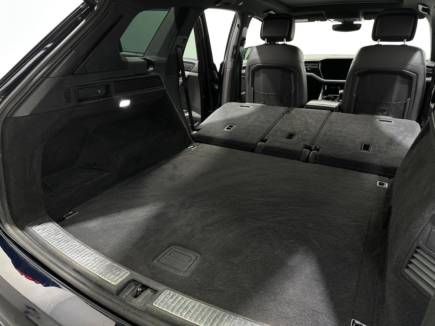 Used Volkswagen Touareg 2018 for sale - 76878507: Photo 46