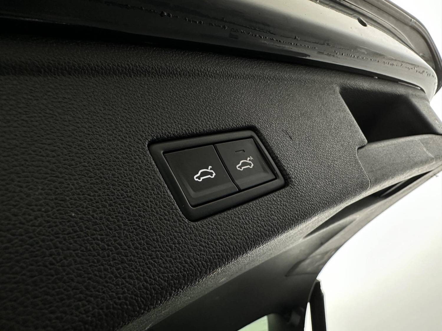 Used Volkswagen Touareg 2018 for sale - 76878507: Photo 49