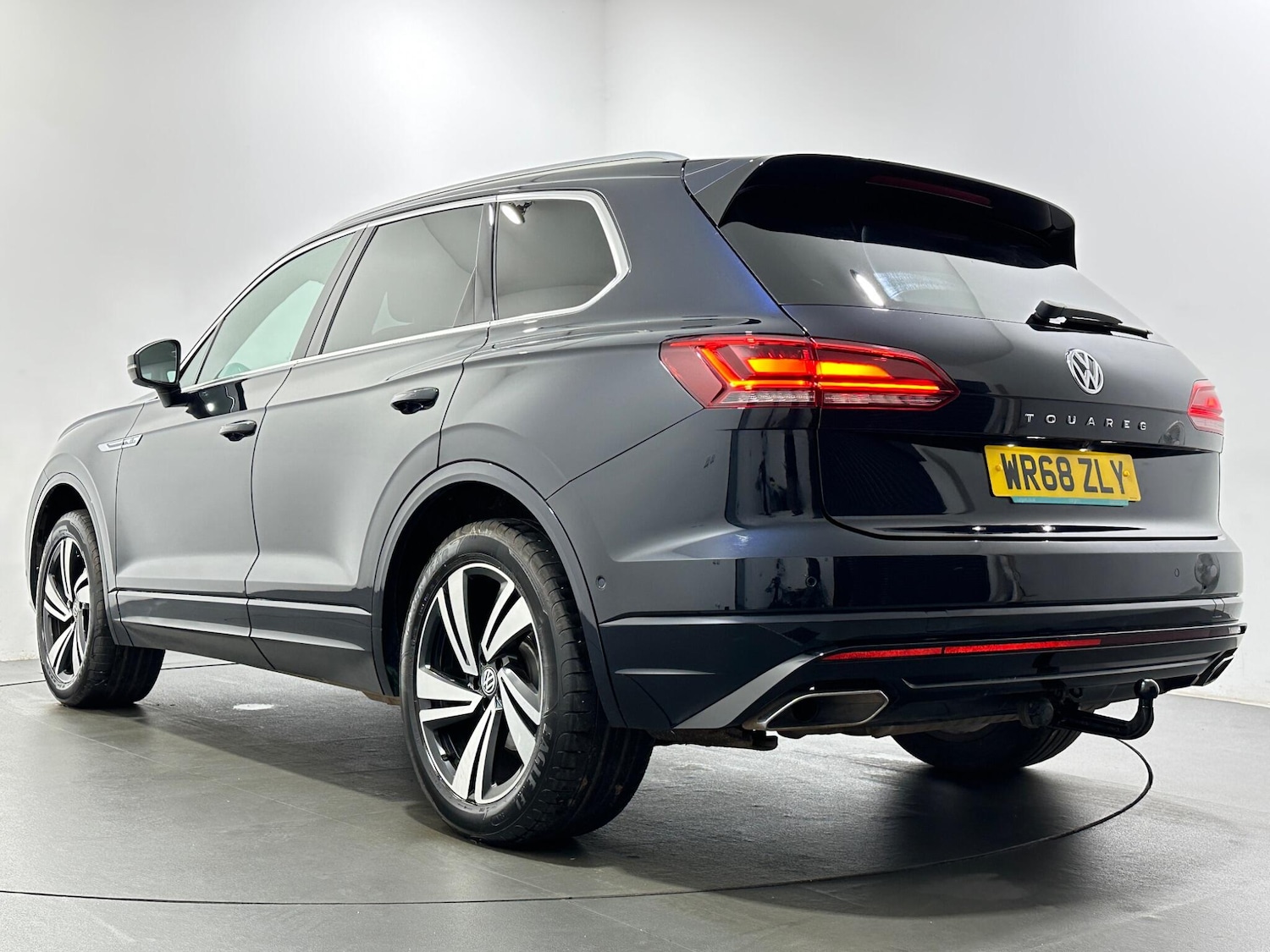 Used Volkswagen Touareg 2018 for sale - 76878507: Photo 51