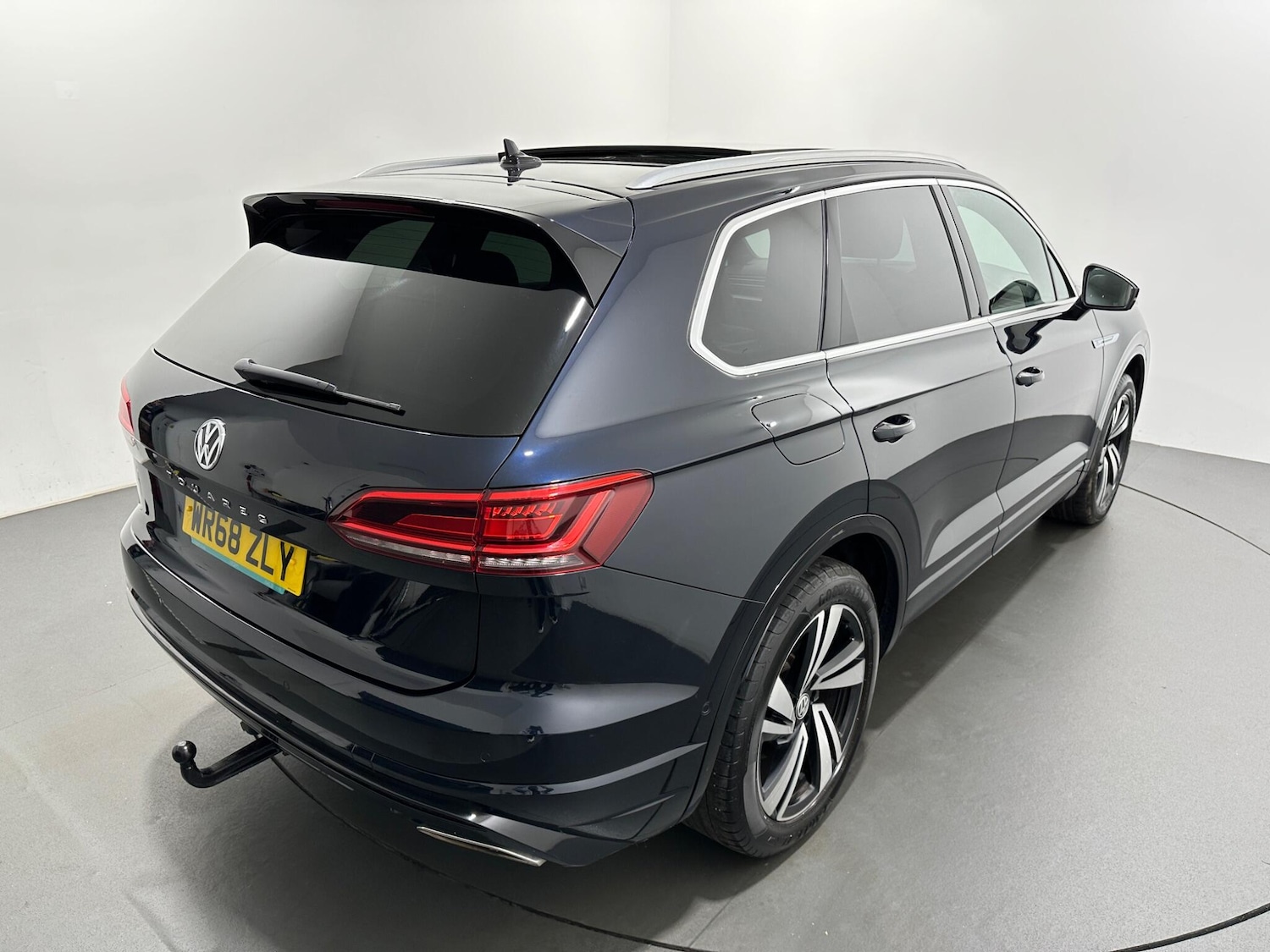 Used Volkswagen Touareg 2018 for sale - 76878507: Photo 54