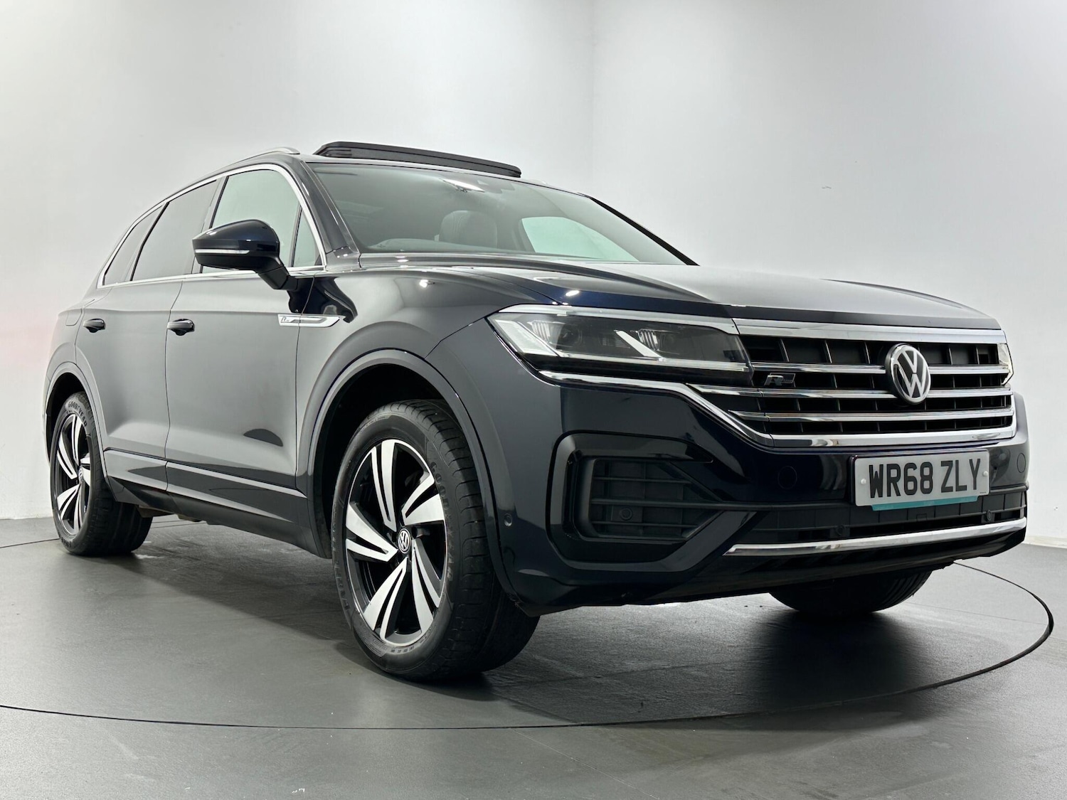 Used Volkswagen Touareg 2018 for sale - 76878507: Photo 55
