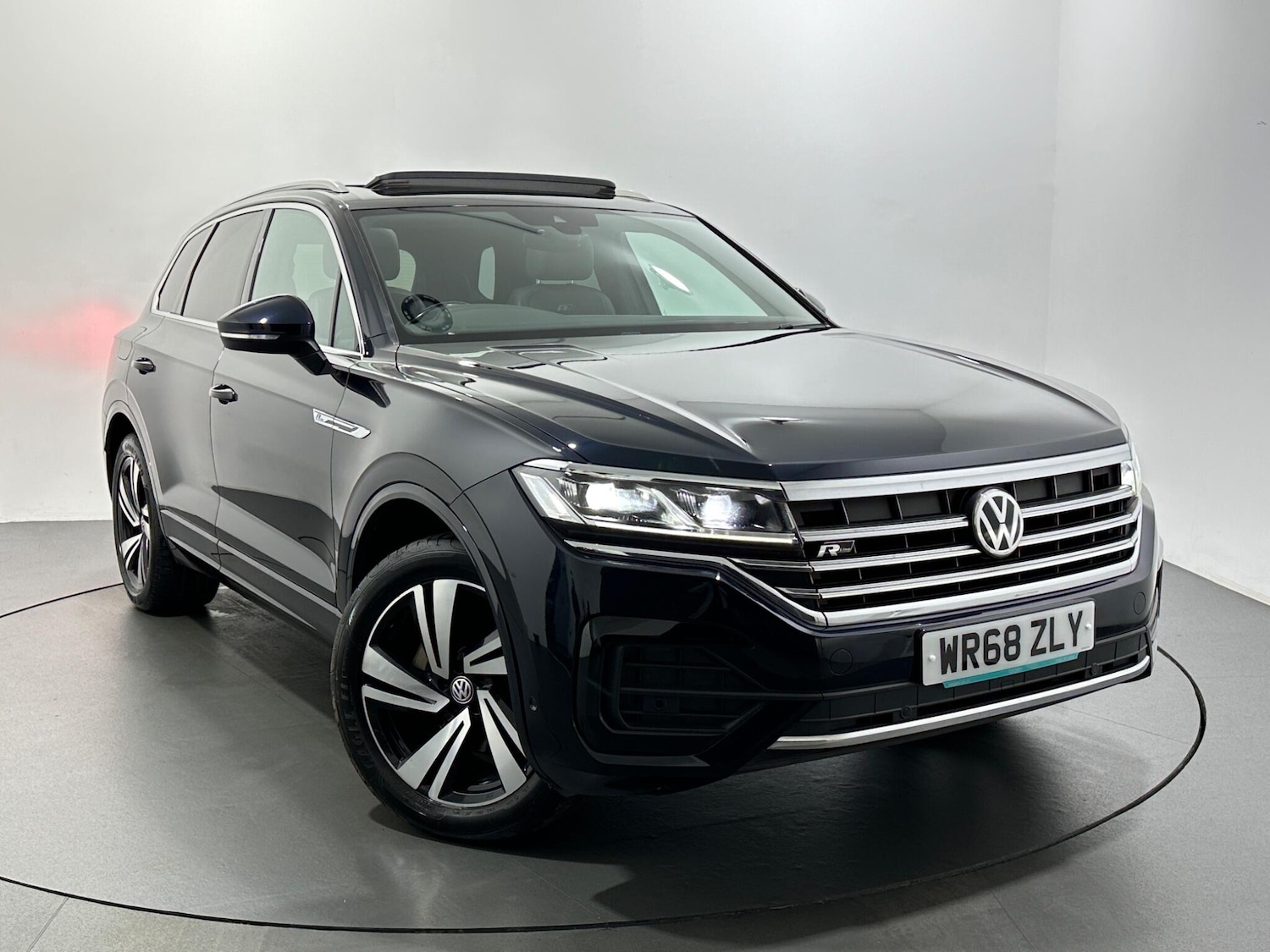 Used Volkswagen Touareg 2018 for sale - 76878507: Photo 58