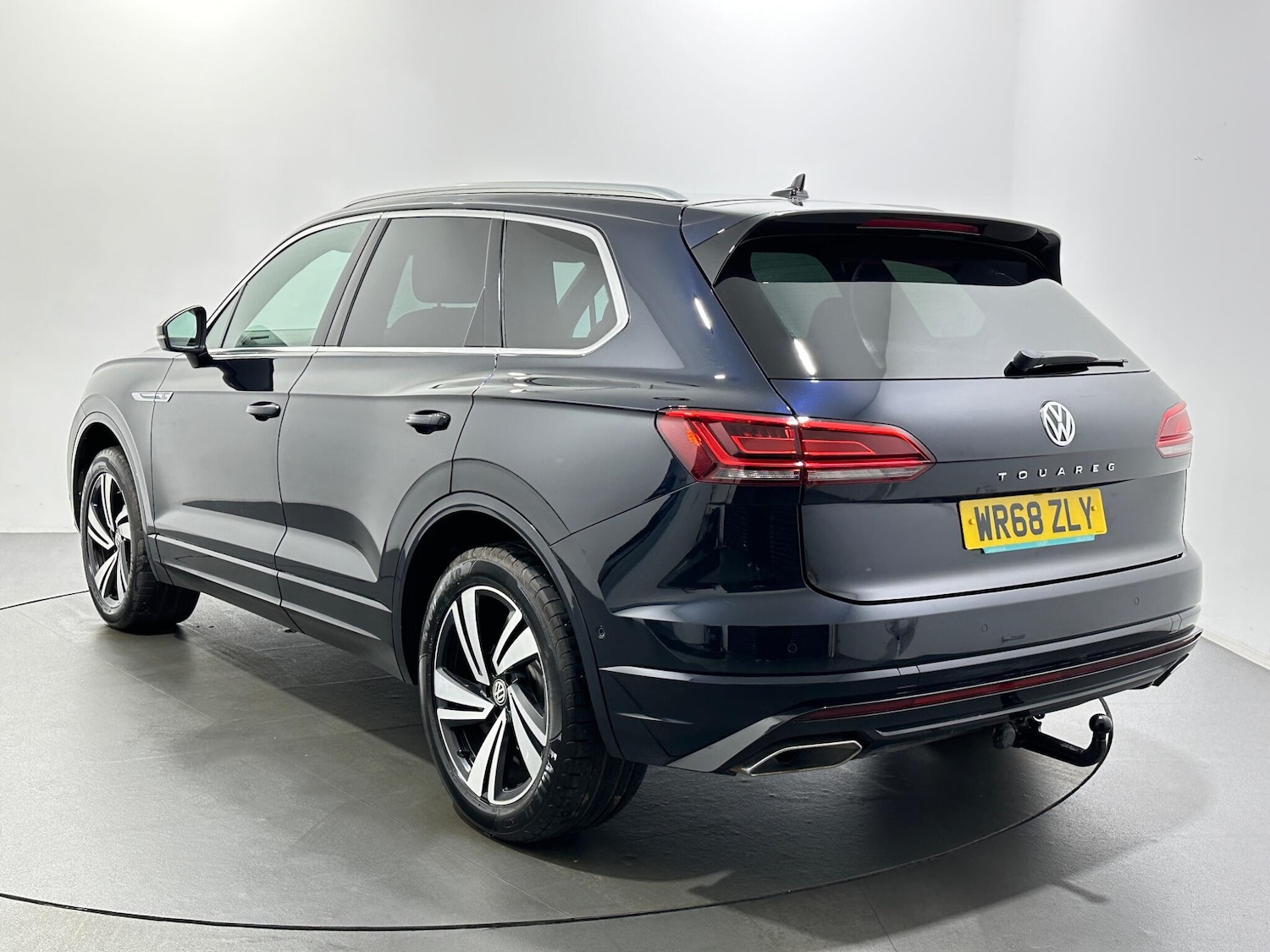 Used Volkswagen Touareg 2018 for sale - 76878507: Photo 6
