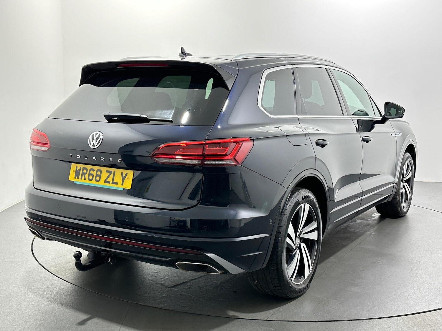 Used Volkswagen Touareg 2018 for sale - 76878507: Photo 8