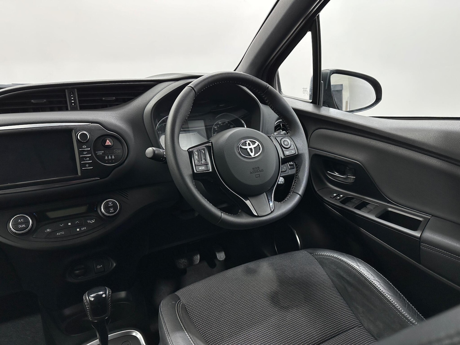 Used Toyota Yaris 2020 for sale - 77351726: Photo 12