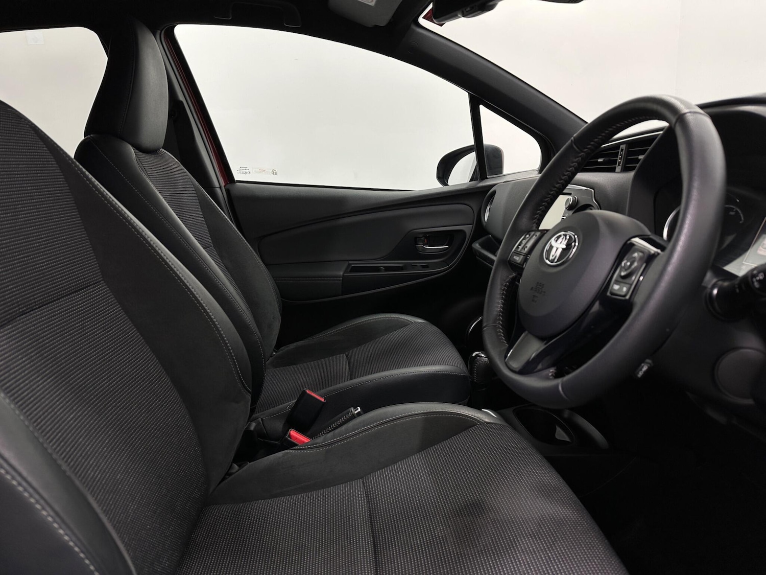 Used Toyota Yaris 2020 for sale - 77351726: Photo 30