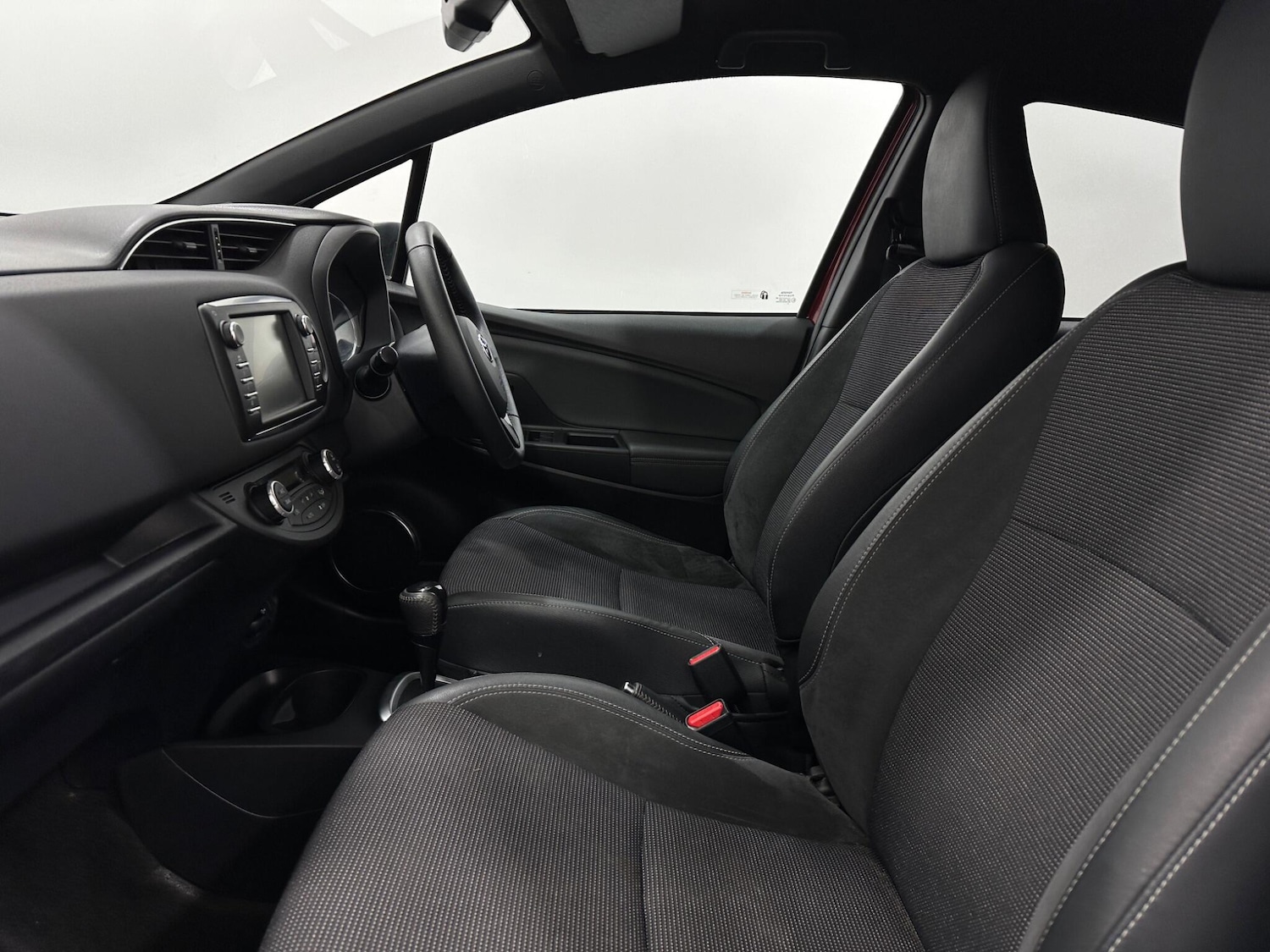 Used Toyota Yaris 2020 for sale - 77351726: Photo 33