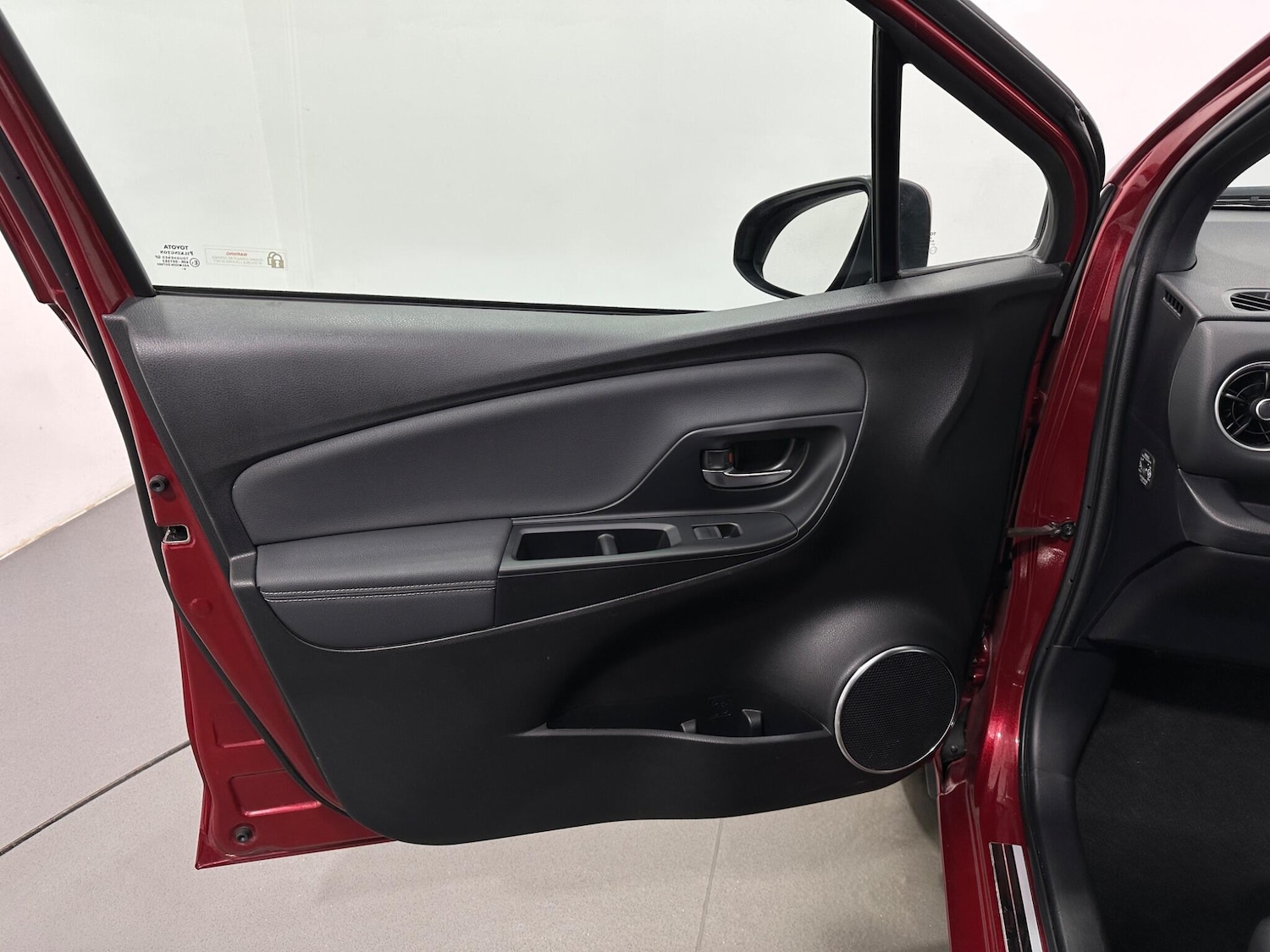 Used Toyota Yaris 2020 for sale - 77351726: Photo 35