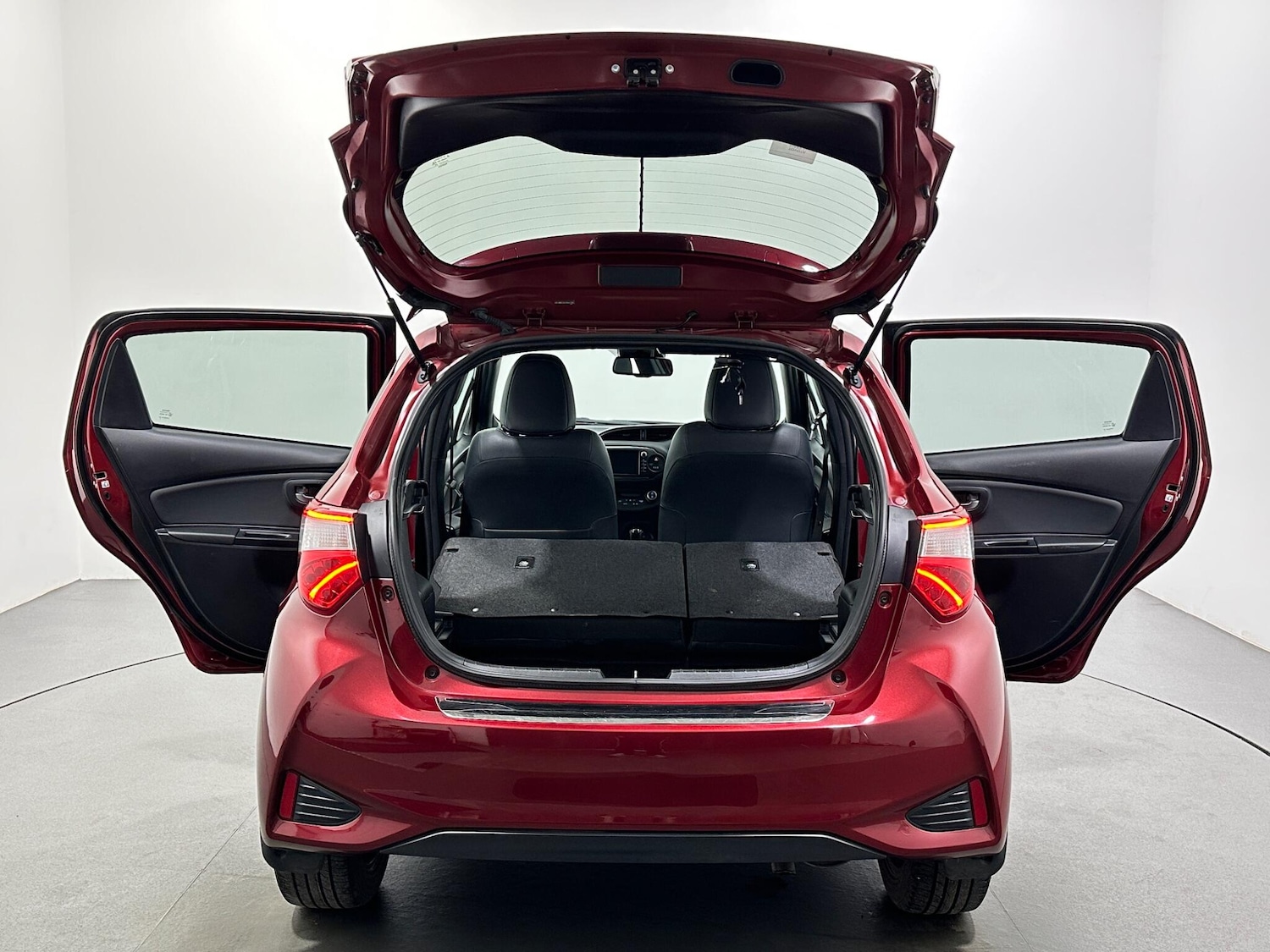 Used Toyota Yaris 2020 for sale - 77351726: Photo 42