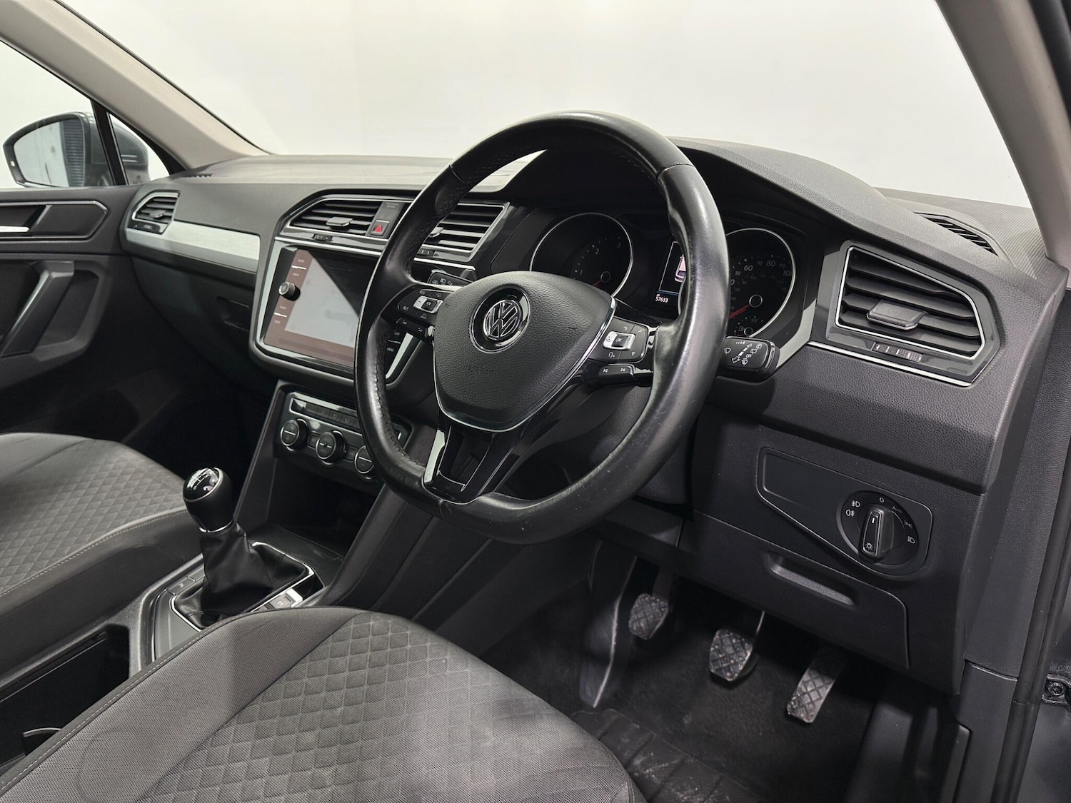 Used Volkswagen Tiguan 2018 for sale - 77441234: Photo 10