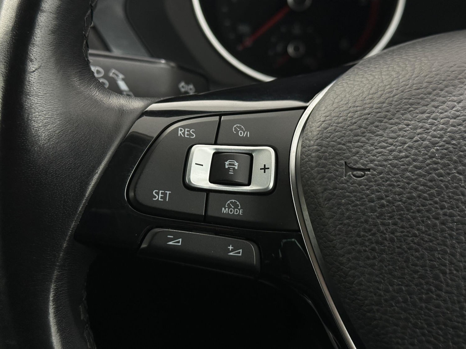 Used Volkswagen Tiguan 2018 for sale - 77441234: Photo 15