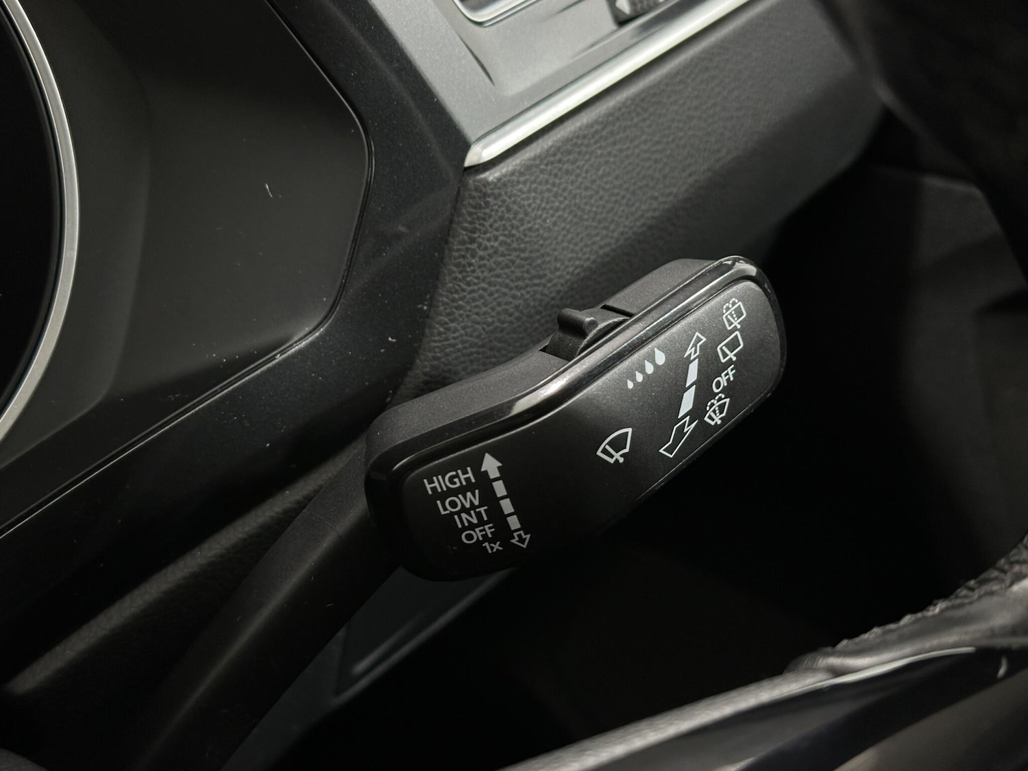 Used Volkswagen Tiguan 2018 for sale - 77441234: Photo 17