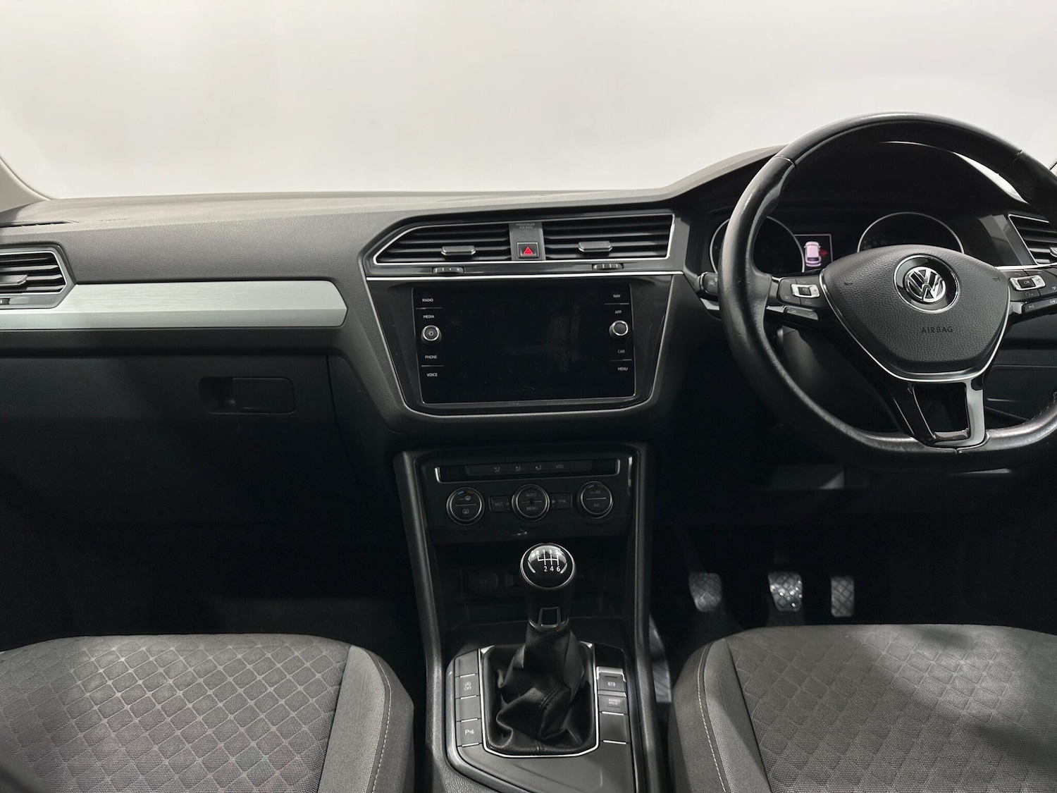 Used Volkswagen Tiguan 2018 for sale - 77441234: Photo 20