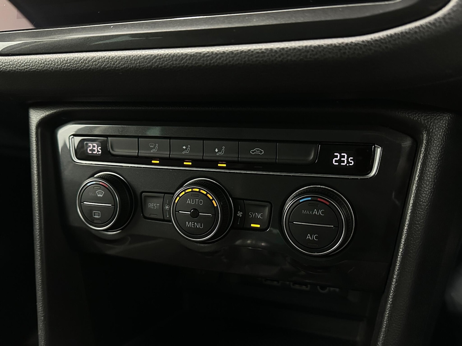 Used Volkswagen Tiguan 2018 for sale - 77441234: Photo 21