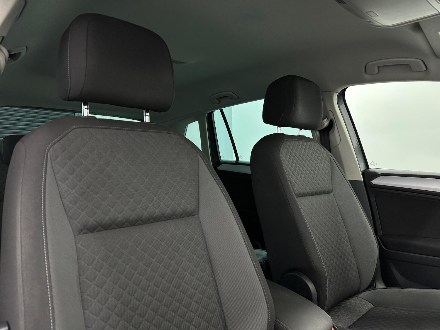 Used Volkswagen Tiguan 2018 for sale - 77441234: Photo 33