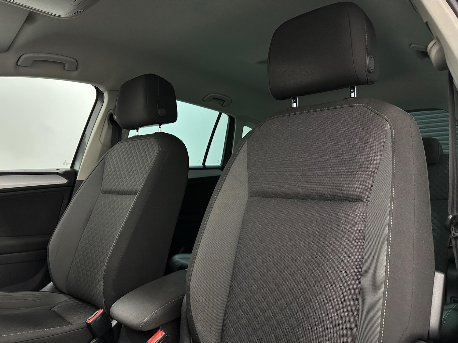 Used Volkswagen Tiguan 2018 for sale - 77441234: Photo 36