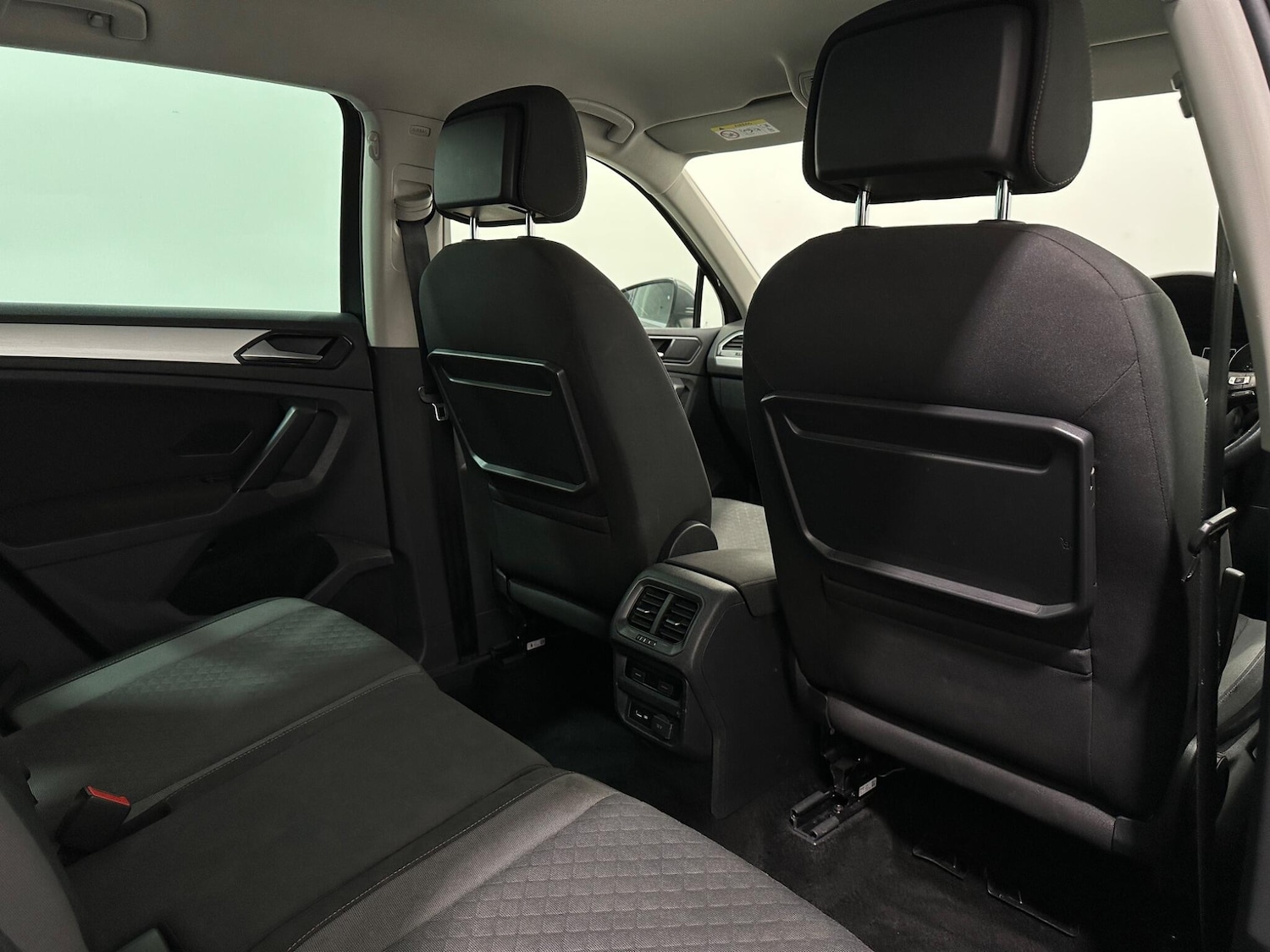 Used Volkswagen Tiguan 2018 for sale - 77441234: Photo 42