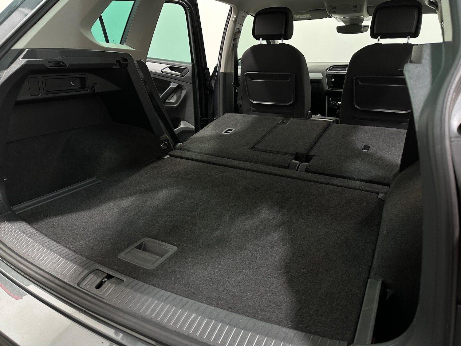 Used Volkswagen Tiguan 2018 for sale - 77441234: Photo 46