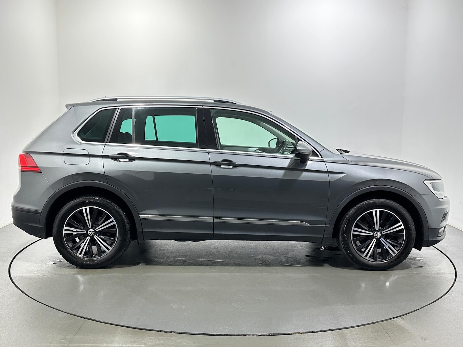 Used Volkswagen Tiguan 2018 for sale - 77441234: Photo 9