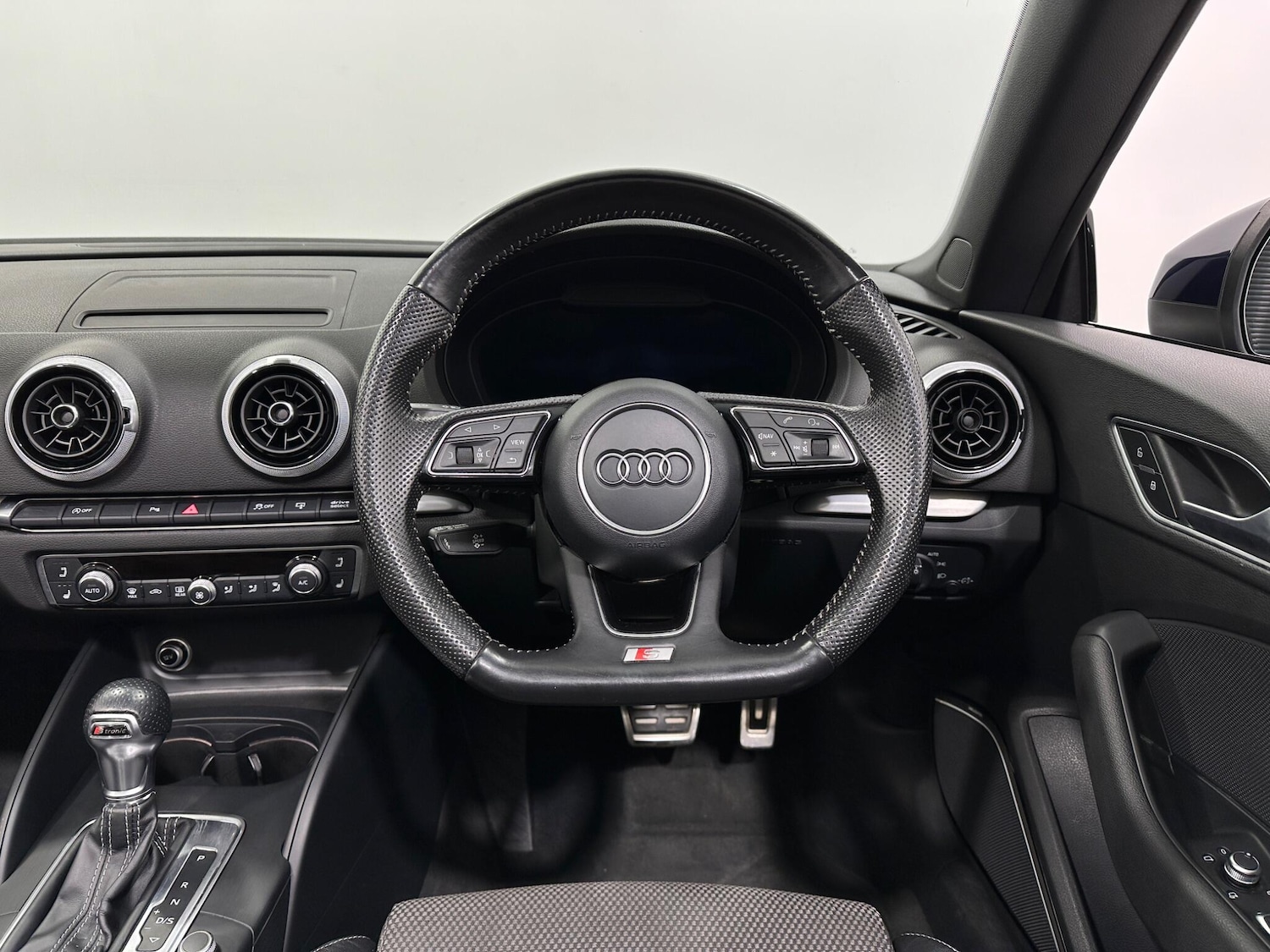 Used Audi A3 2016 for sale - 77892935: Photo 13