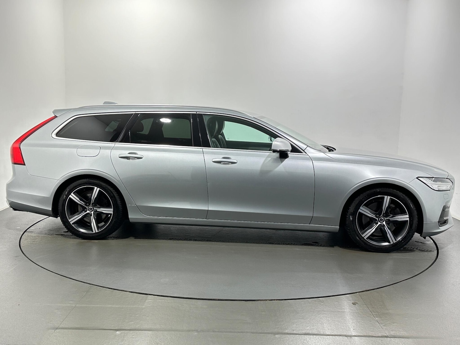 Used Volvo V90 2018 for sale - 76993365: Photo 10