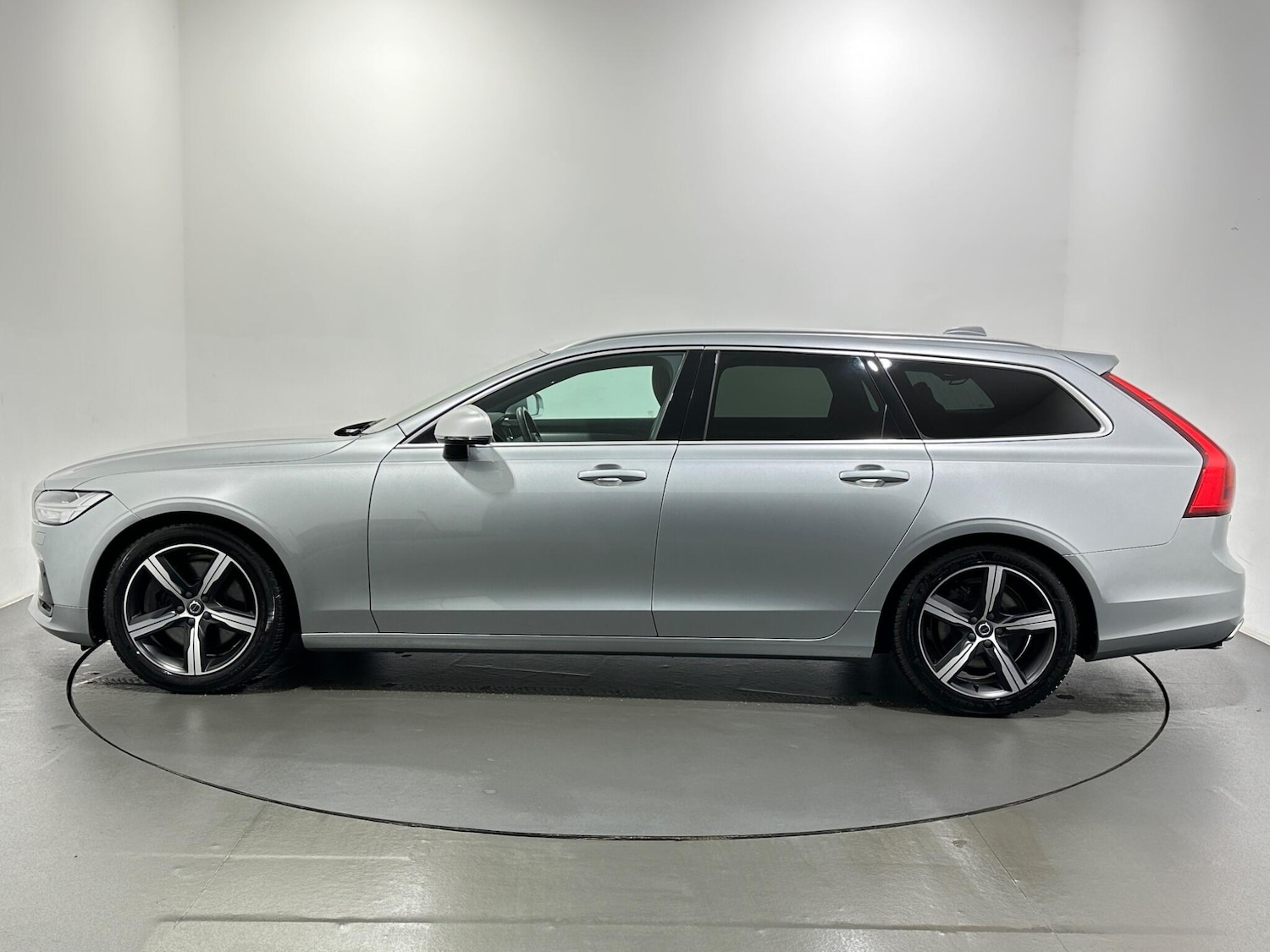 Used Volvo V90 2018 for sale - 76993365: Photo 6