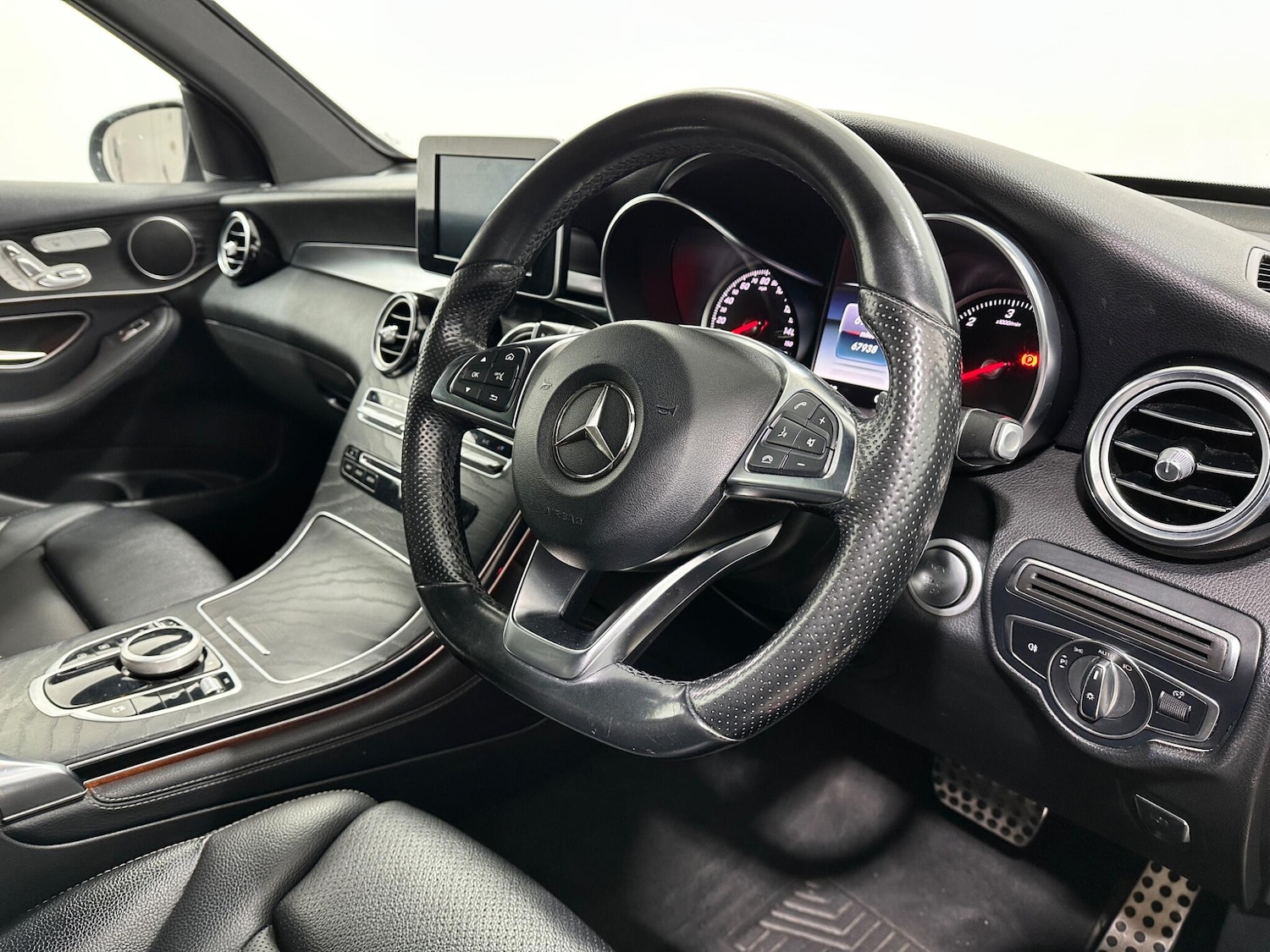 Used Mercedes-Benz GLC 2018 for sale - 77738456: Photo 10