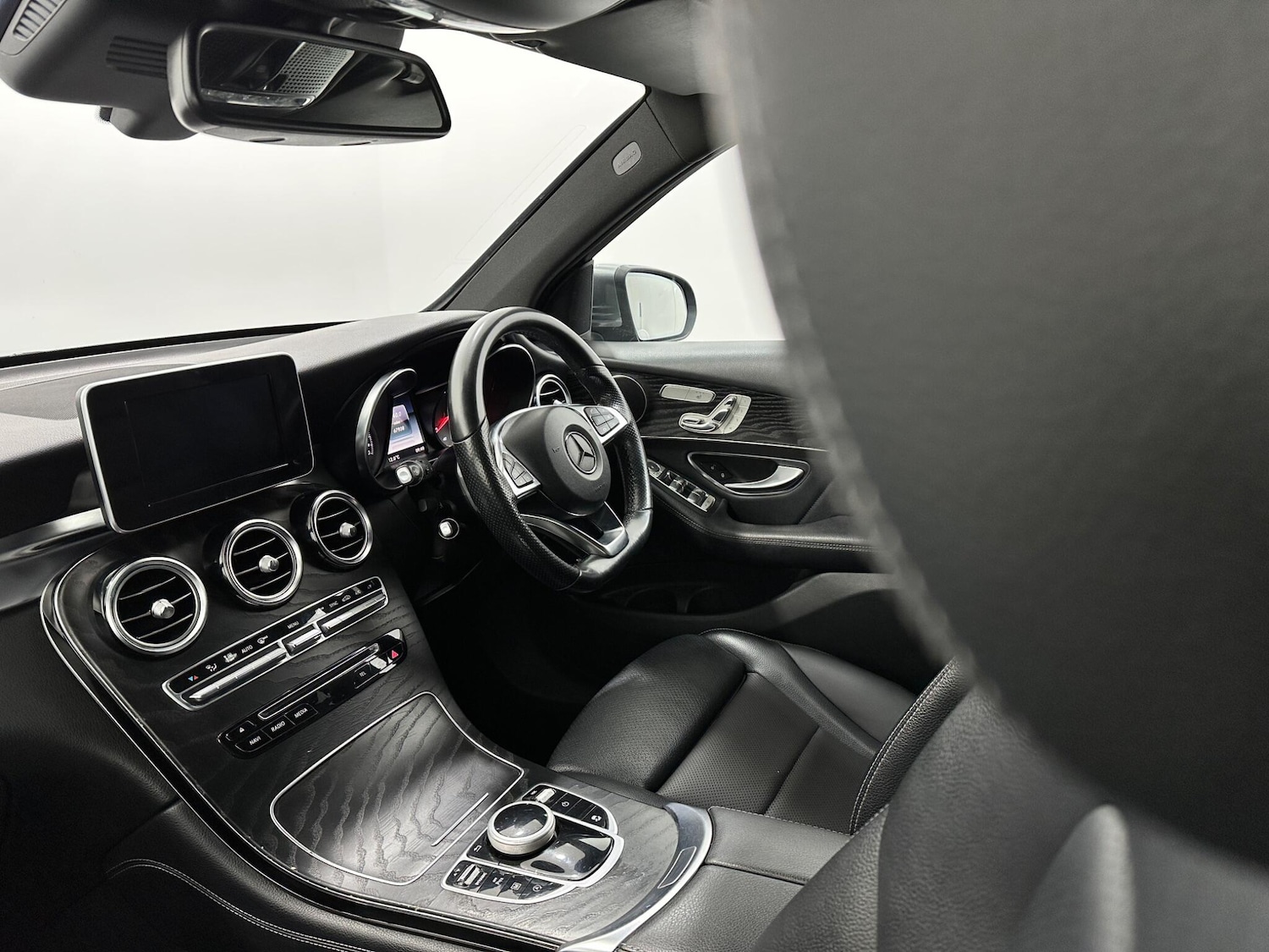 Used Mercedes-Benz GLC 2018 for sale - 77738456: Photo 30