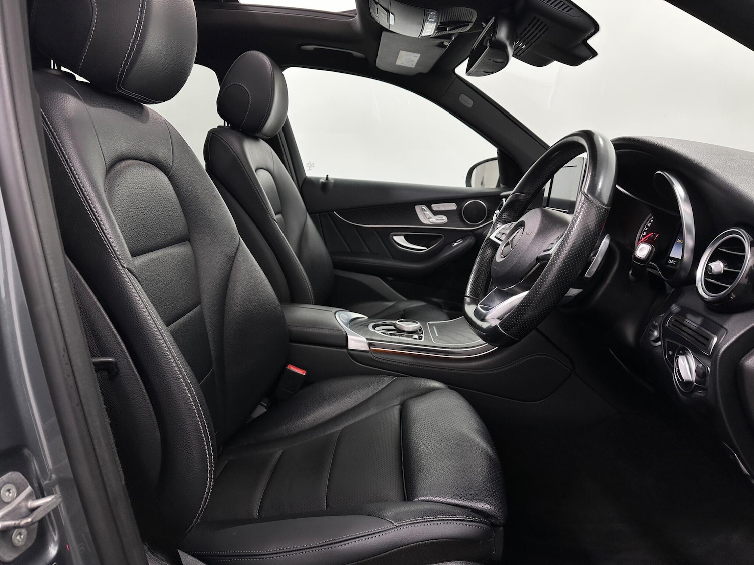 Used Mercedes-Benz GLC 2018 for sale - 77738456: Photo 31