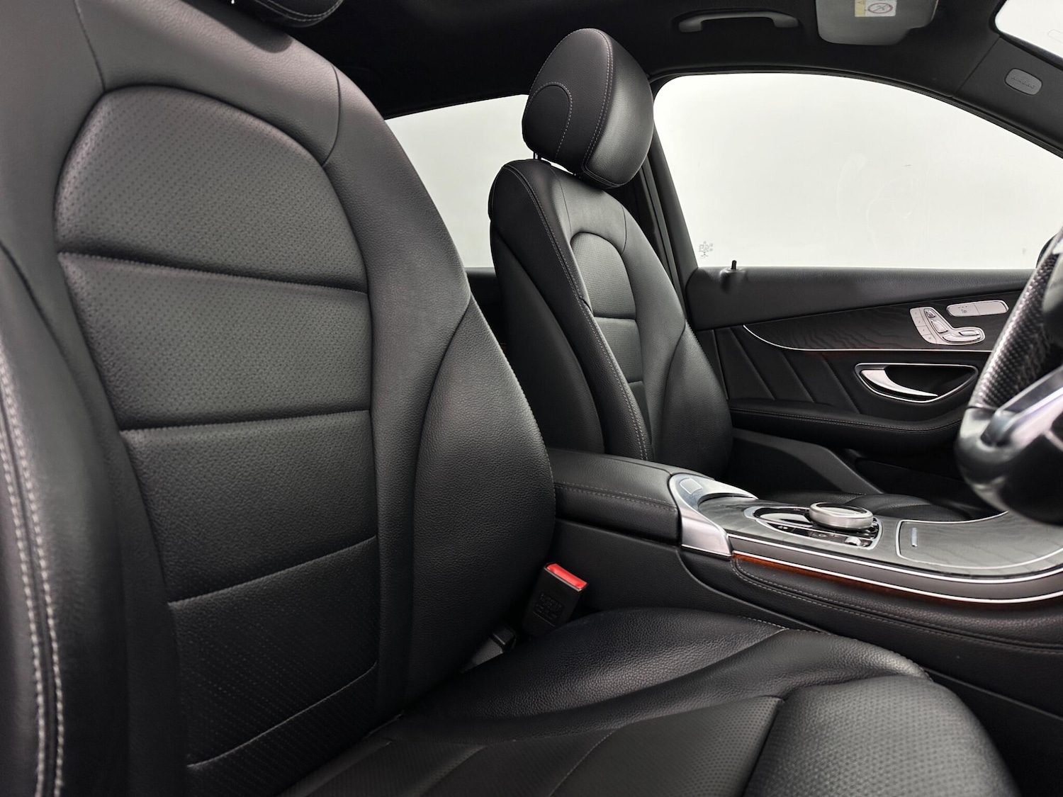 Used Mercedes-Benz GLC 2018 for sale - 77738456: Photo 32